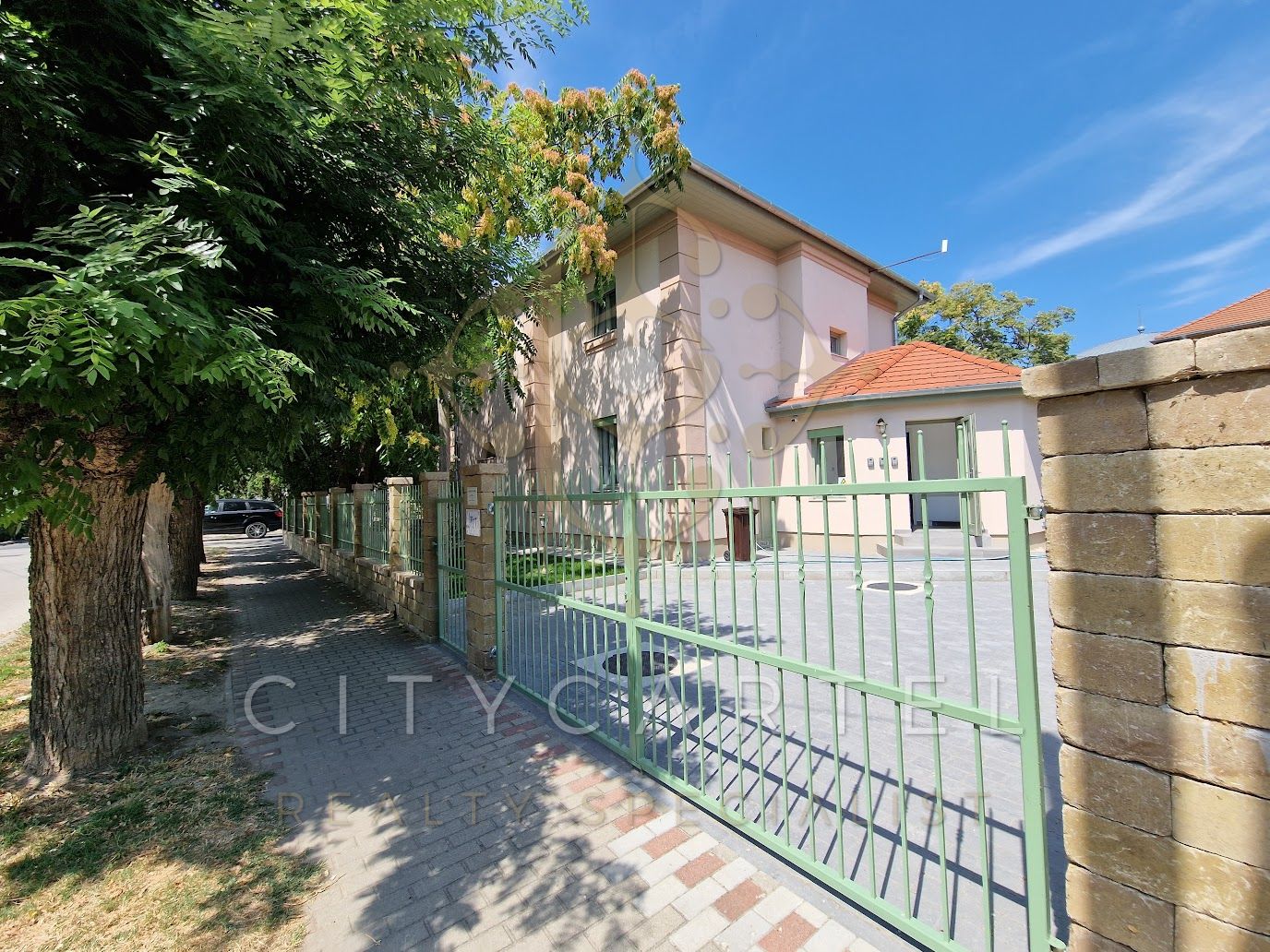 A fájl már létezik a célhelyen: import/kepek/vizjeles_5539303.jpg
Eladó Családi ház Fonyód  250 m<sup>2</sup> 446.7 millió Ft