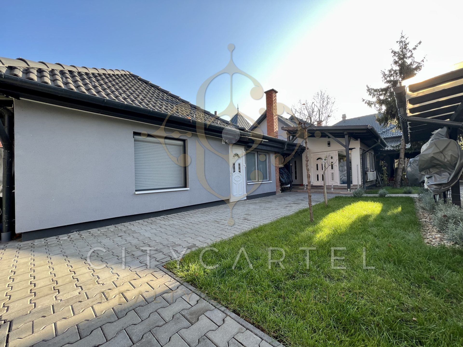 A fájl már létezik a célhelyen: import/kepek/vizjeles_5550011.jpg
Eladó Családi ház Balatonboglár  330 m<sup>2</sup> 420 millió Ft