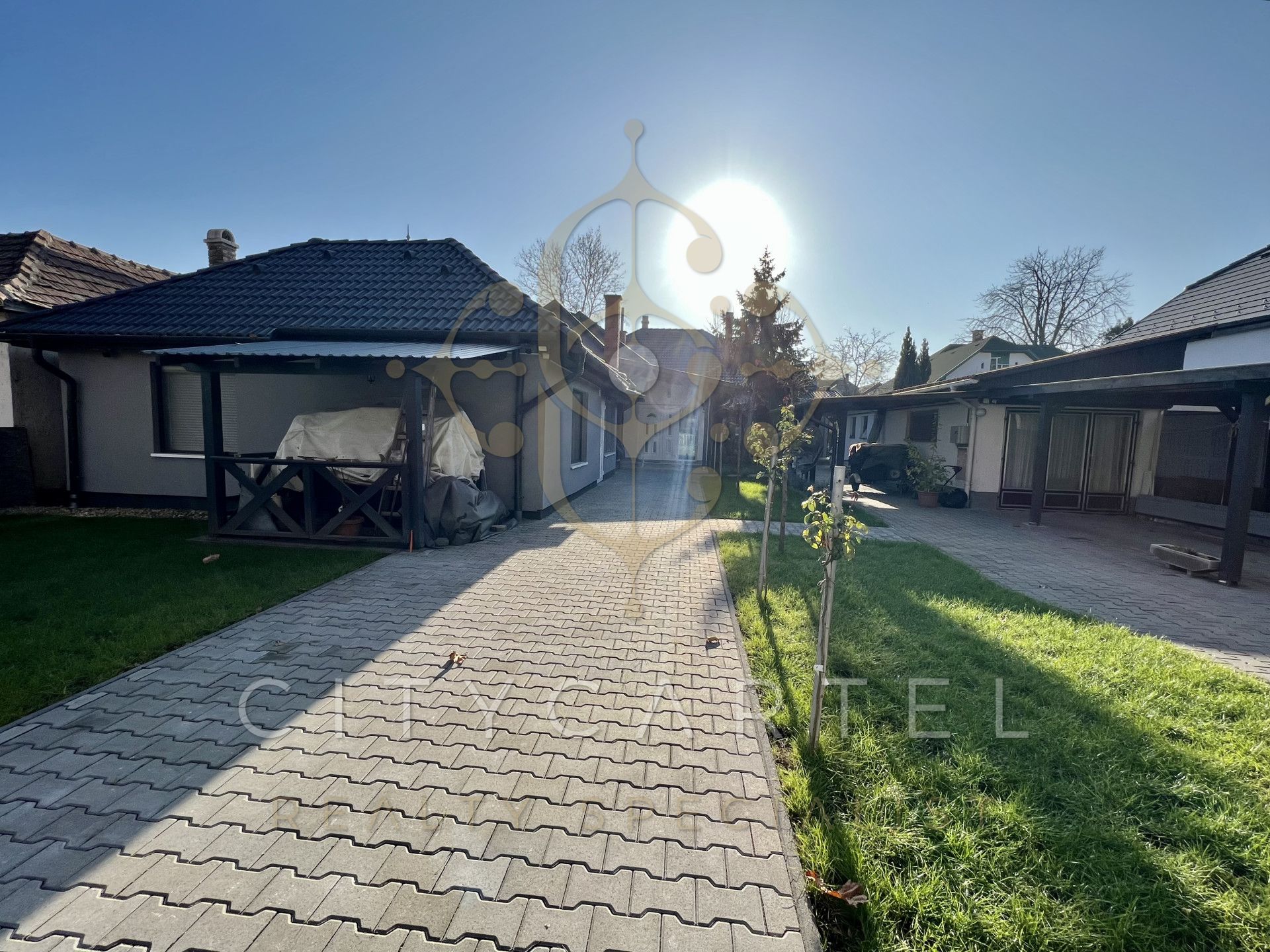 A fájl már létezik a célhelyen: import/kepek/vizjeles_5550012.jpg
Eladó Családi ház Balatonboglár  330 m<sup>2</sup> 420 millió Ft