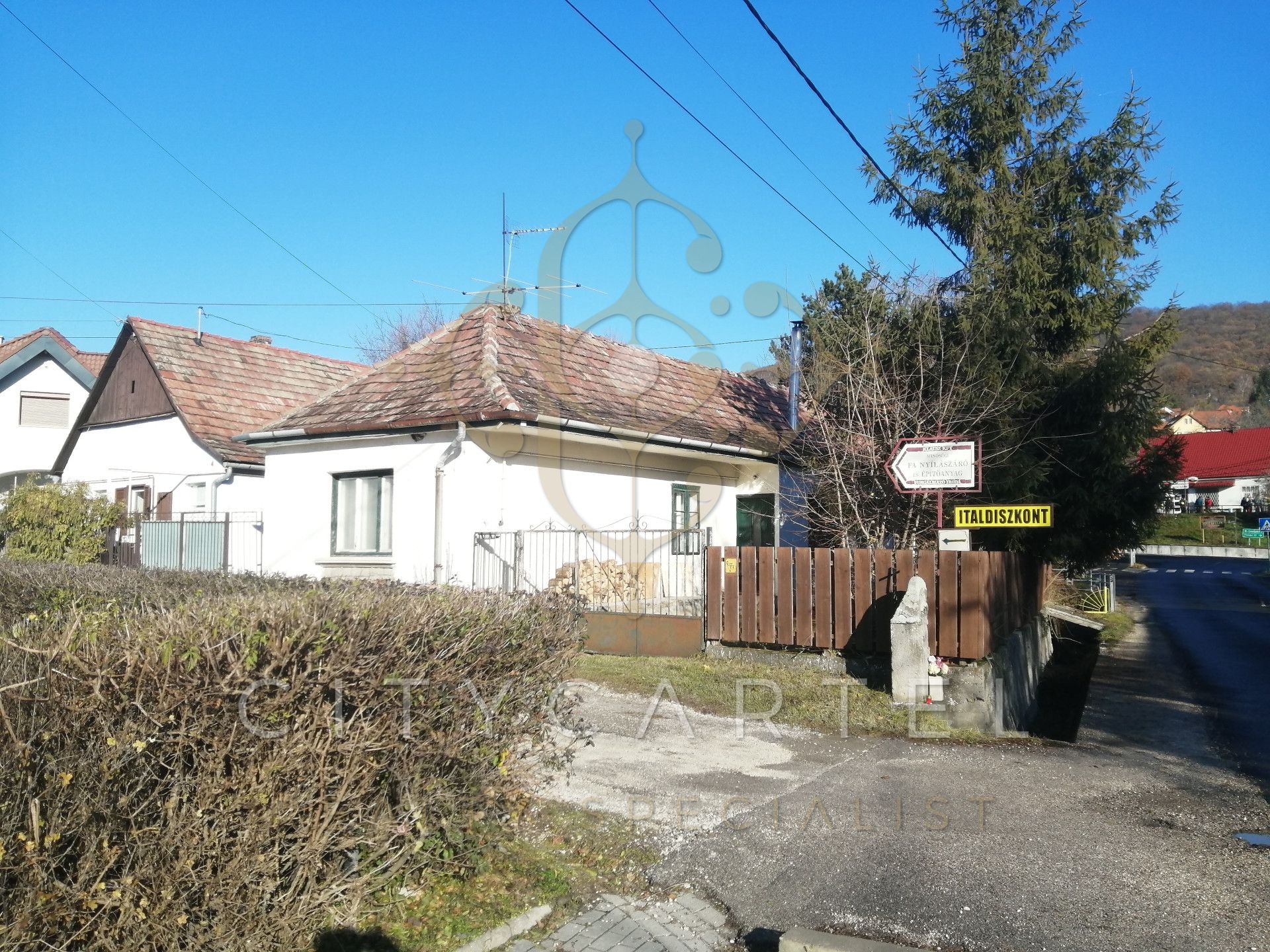 A fájl már létezik a célhelyen: import/kepek/vizjeles_5555362.jpg
For sale house Pilisszentkereszt  68 m<sup>2</sup> 56 millió Ft