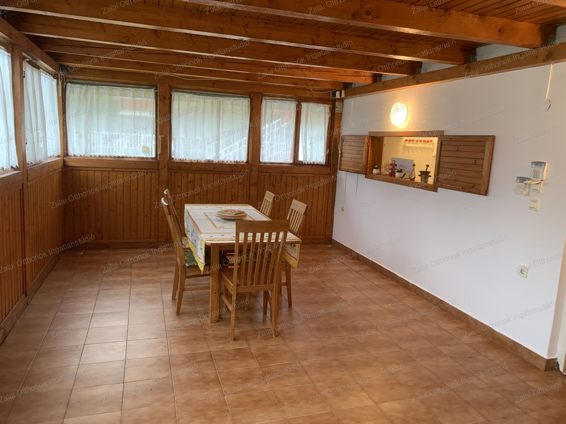 A fájl már létezik a célhelyen: import/kepek/vizjeles_5558795.jpg
For sale recreational home, summer house Balatonfenyves  350 m<sup>2</sup> 389.9 millió Ft