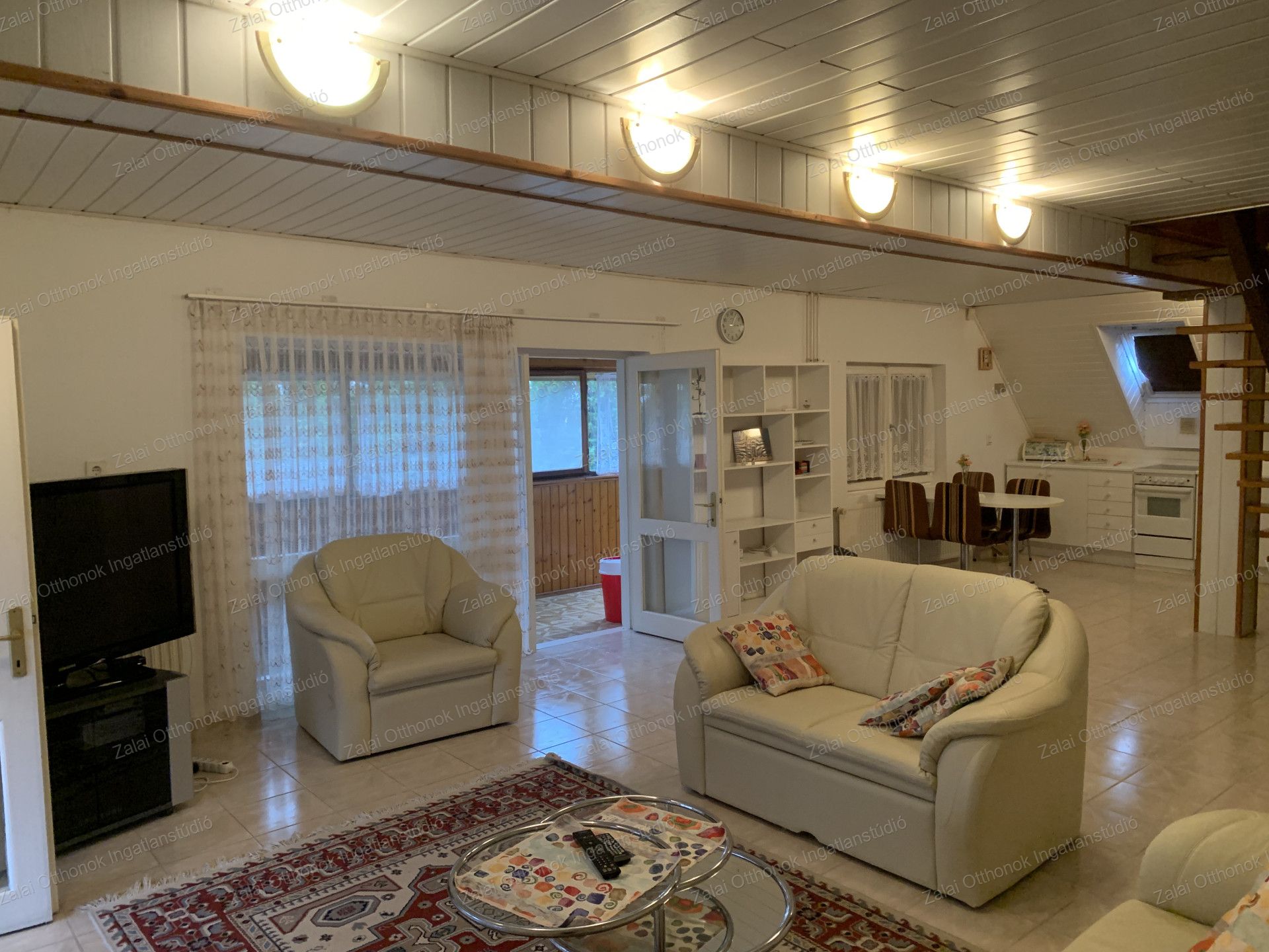 A fájl már létezik a célhelyen: import/kepek/vizjeles_5558796.jpg
For sale recreational home, summer house Balatonfenyves  350 m<sup>2</sup> 389.9 millió Ft