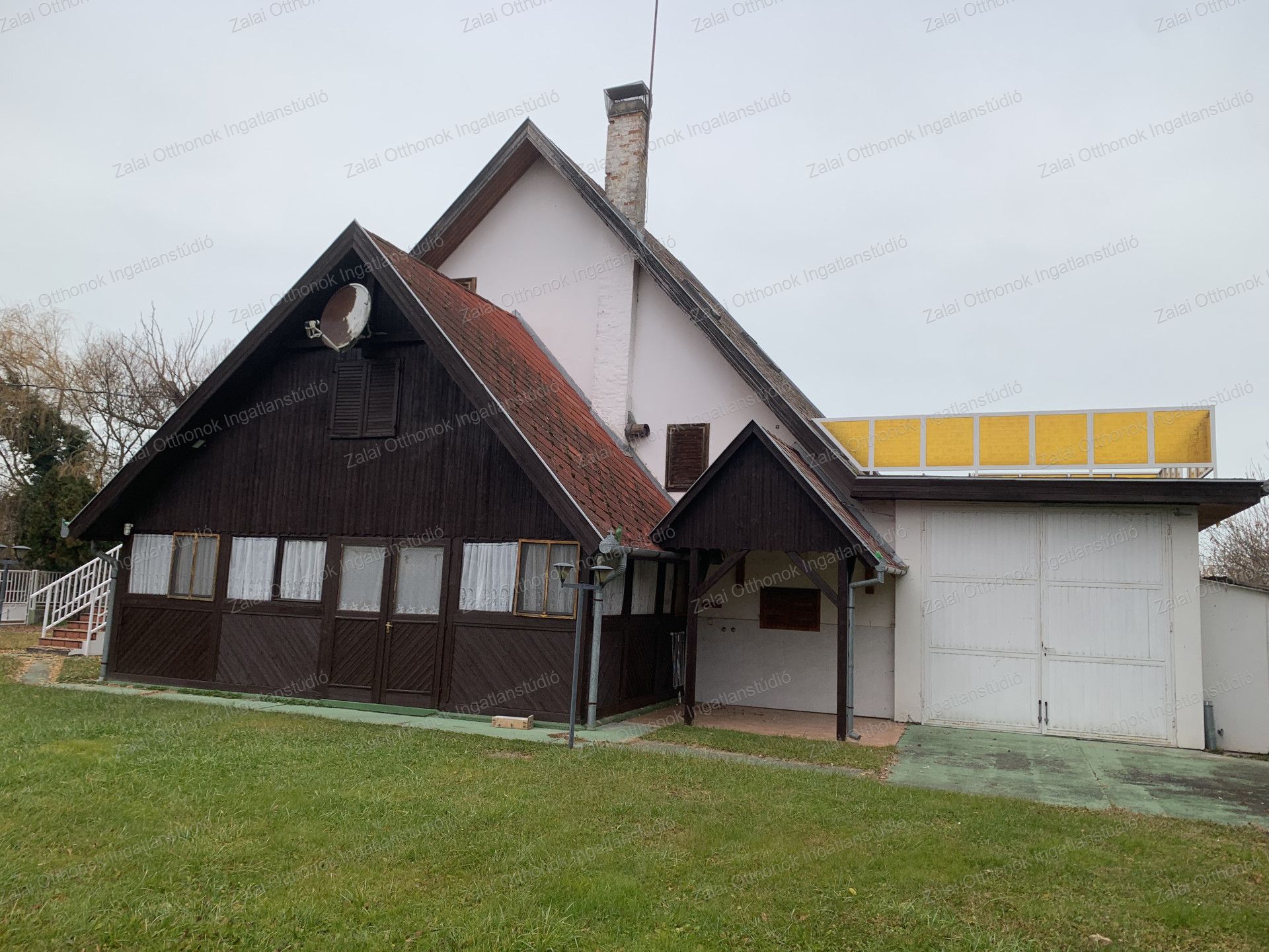 A fájl már létezik a célhelyen: import/kepek/vizjeles_5558811.jpg
For sale recreational home, summer house Balatonfenyves  350 m<sup>2</sup> 389.9 millió Ft