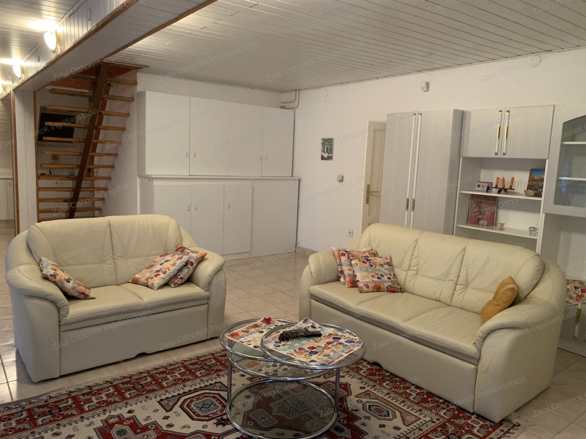 A fájl már létezik a célhelyen: import/kepek/vizjeles_5563722.jpg
For sale house Balatonfenyves  350 m<sup>2</sup> 389.9 millió Ft