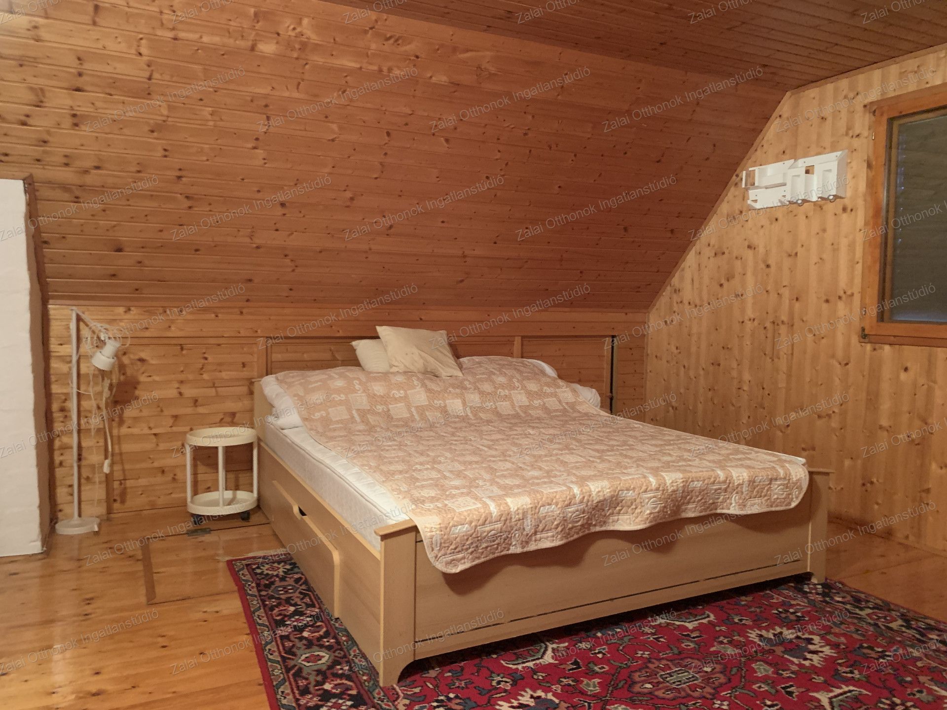 A fájl már létezik a célhelyen: import/kepek/vizjeles_5563726.jpg
For sale house Balatonfenyves  350 m<sup>2</sup> 389.9 millió Ft