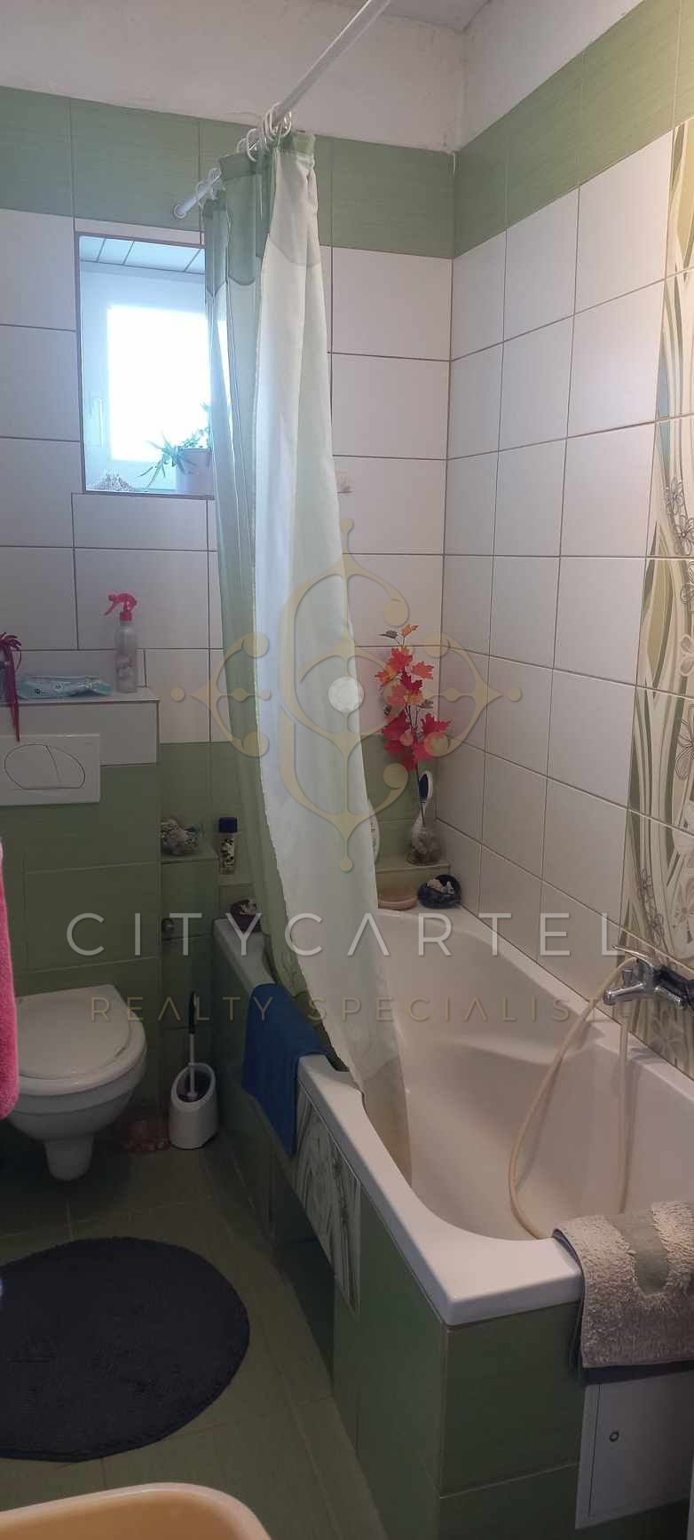 A fájl már létezik a célhelyen: import/kepek/vizjeles_5572384.jpg
Eladó Családi ház Siófok  140 m<sup>2</sup> 89.9 millió Ft