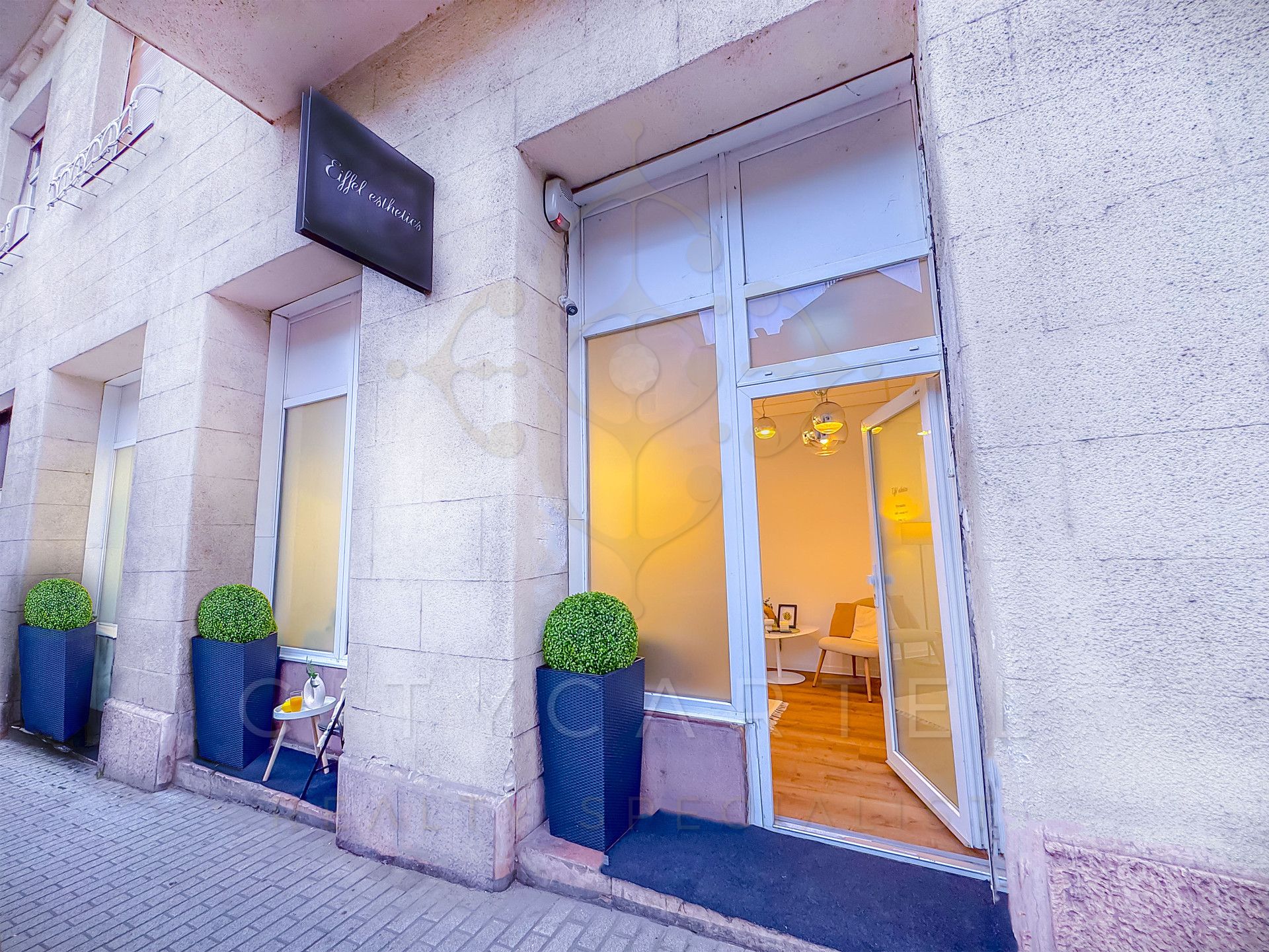 A fájl már létezik a célhelyen: import/kepek/vizjeles_5580035.jpg
For sale retail space Budapest, II. kerület  184 m<sup>2</sup> 219.9 millió Ft