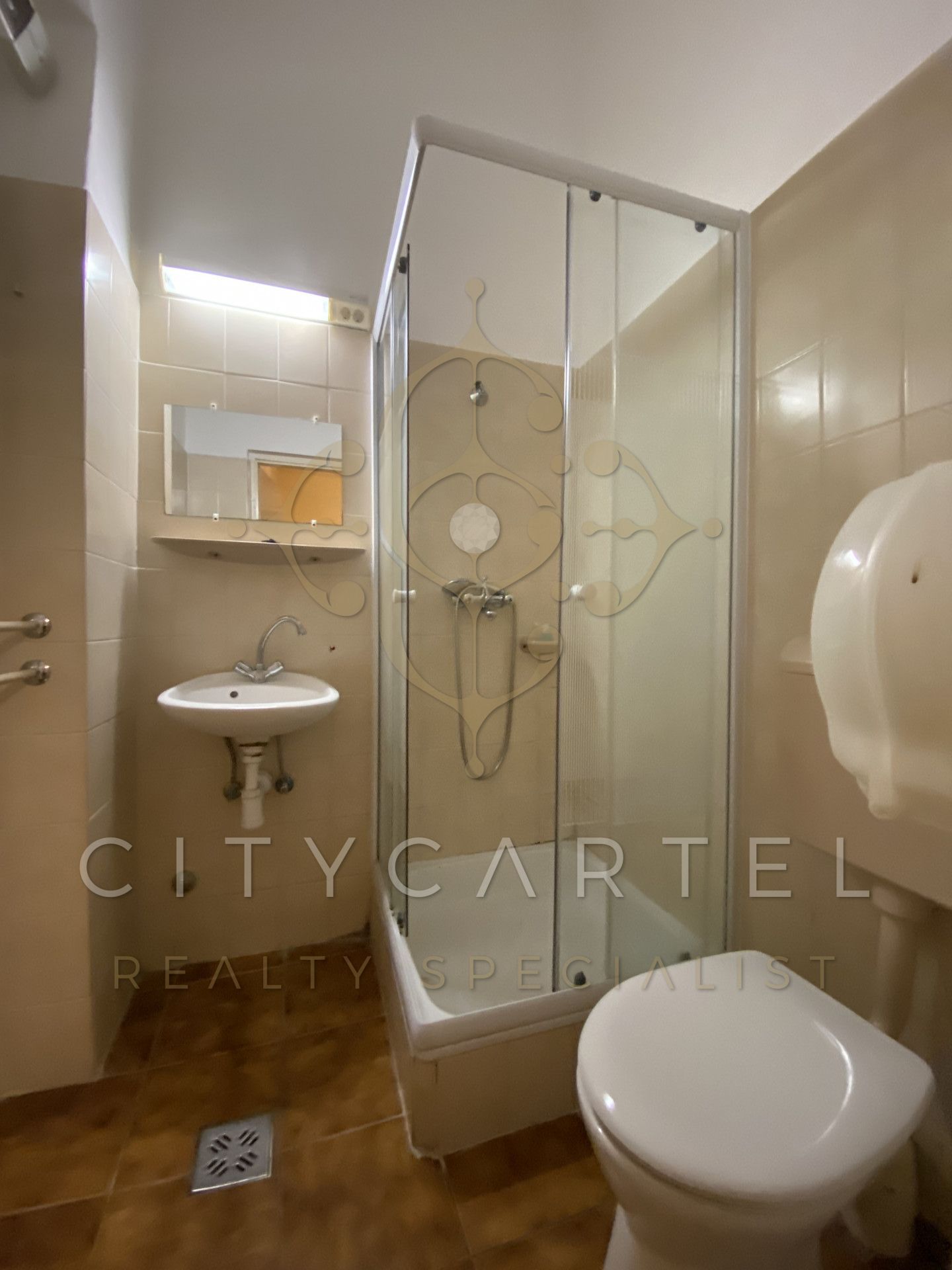 A fájl már létezik a célhelyen: import/kepek/vizjeles_5583871.jpg
Eladó Családi ház Fonyód  205 m<sup>2</sup> 115 millió Ft