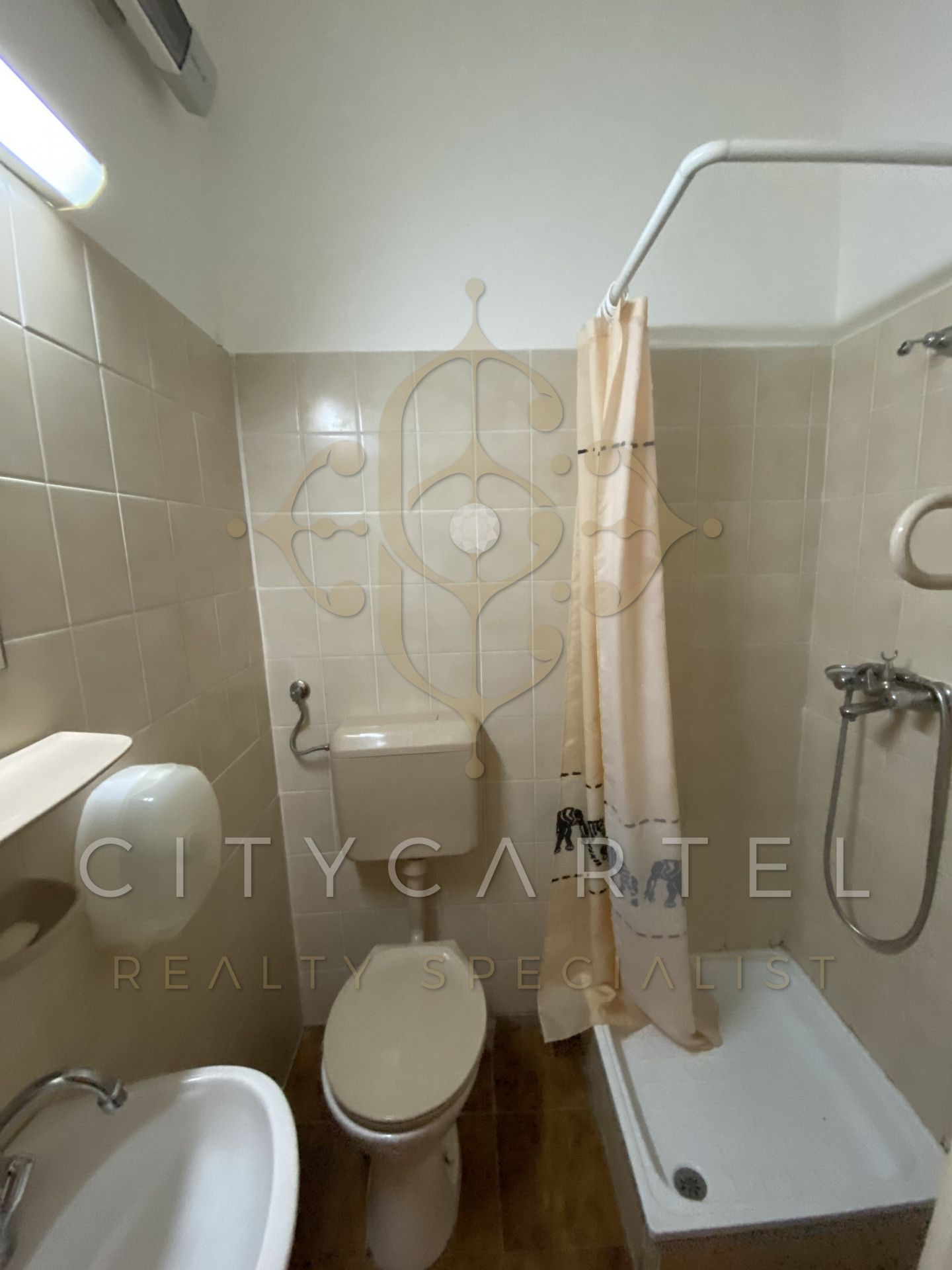 A fájl már létezik a célhelyen: import/kepek/vizjeles_5583878.jpg
Eladó Családi ház Fonyód  205 m<sup>2</sup> 115 millió Ft