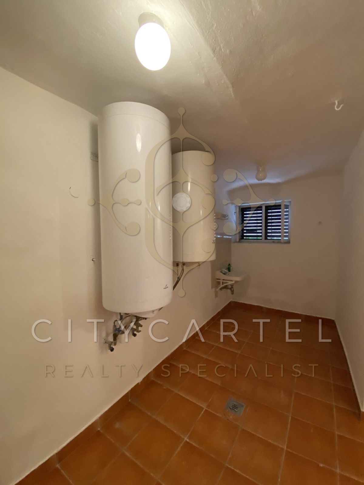A fájl már létezik a célhelyen: import/kepek/vizjeles_5583890.jpg
Eladó Családi ház Fonyód  205 m<sup>2</sup> 115 millió Ft