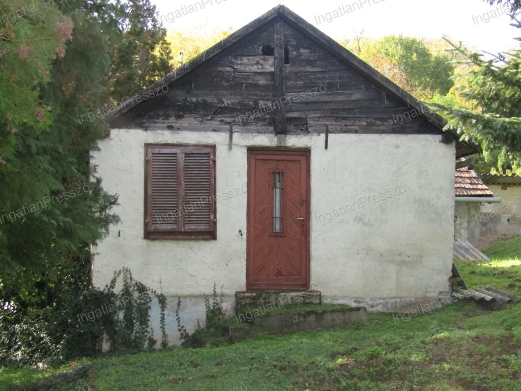 A fájl már létezik a célhelyen: import/kepek/vizjeles_5586691.jpg
Eladó nyaraló Kisapáti  95 m<sup>2</sup> 74 millió Ft