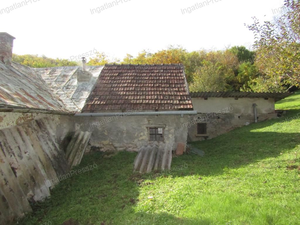 A fájl már létezik a célhelyen: import/kepek/vizjeles_5586692.jpg
Eladó nyaraló Kisapáti  95 m<sup>2</sup> 74 millió Ft