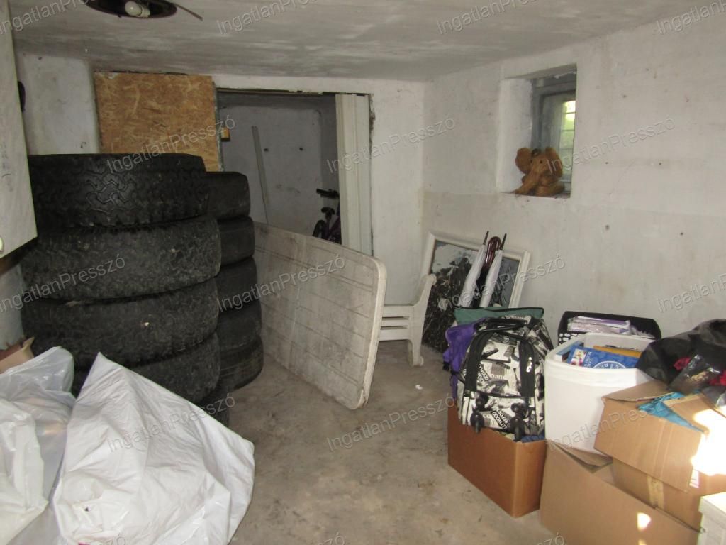 A fájl már létezik a célhelyen: import/kepek/vizjeles_5586733.jpg
Eladó nyaraló Kisapáti  95 m<sup>2</sup> 74 millió Ft