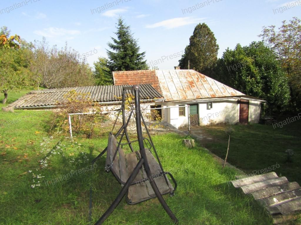 A fájl már létezik a célhelyen: import/kepek/vizjeles_5586736.jpg
Eladó nyaraló Kisapáti  95 m<sup>2</sup> 74 millió Ft