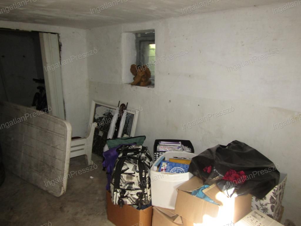 A fájl már létezik a célhelyen: import/kepek/vizjeles_5586738.jpg
Eladó nyaraló Kisapáti  95 m<sup>2</sup> 74 millió Ft