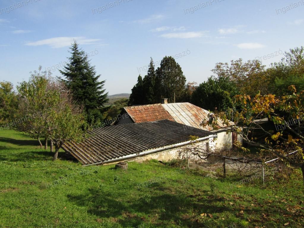 A fájl már létezik a célhelyen: import/kepek/vizjeles_5586745.jpg
Eladó nyaraló Kisapáti  95 m<sup>2</sup> 74 millió Ft