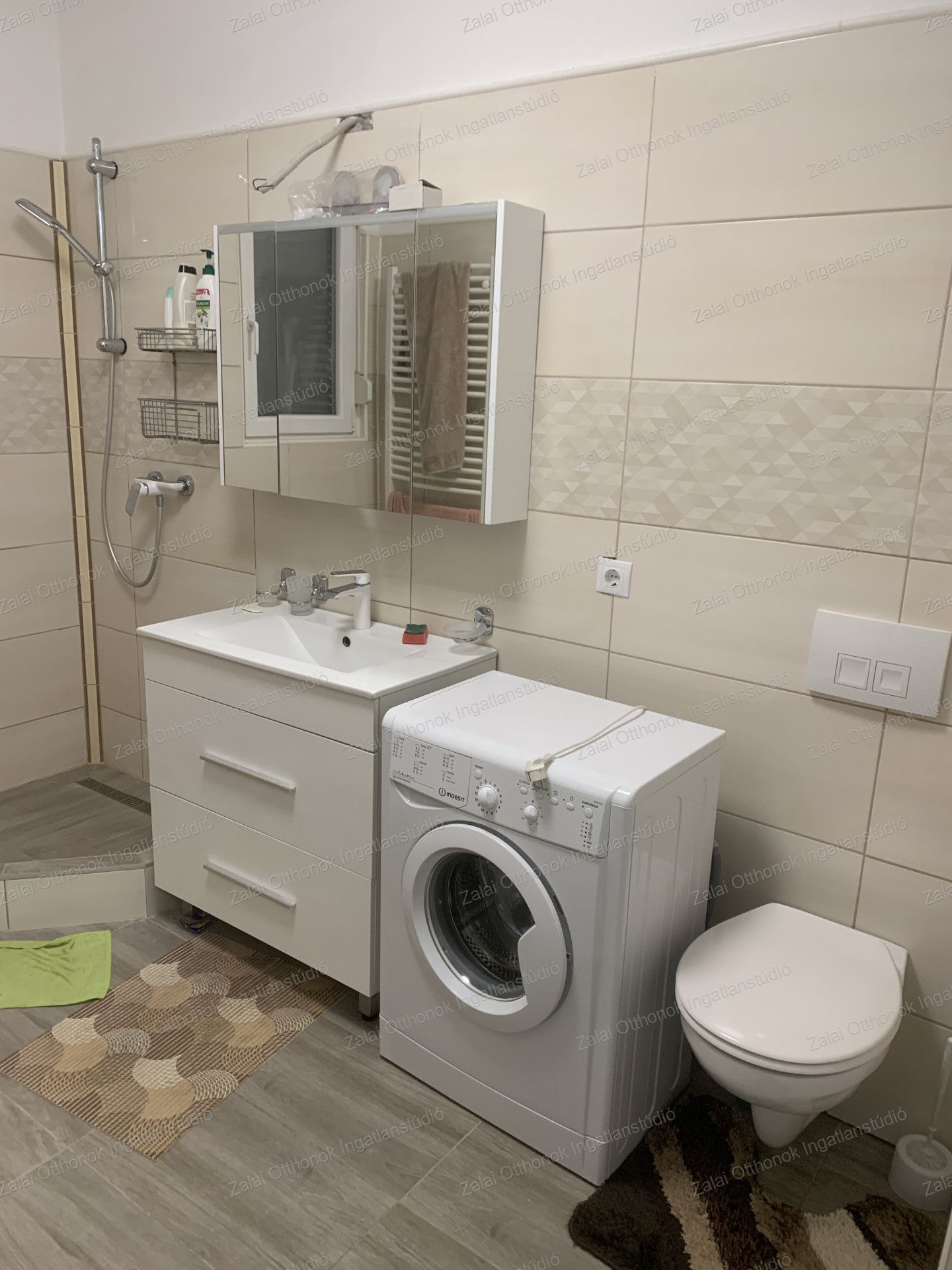 A fájl már létezik a célhelyen: import/kepek/vizjeles_5591226.jpg
For sale Terraced house Hévíz  195 m<sup>2</sup> 125 millió Ft