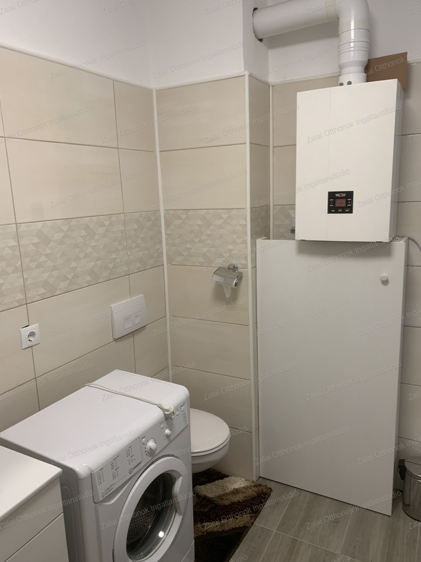 A fájl már létezik a célhelyen: import/kepek/vizjeles_5591227.jpg
For sale Terraced house Hévíz  195 m<sup>2</sup> 125 millió Ft