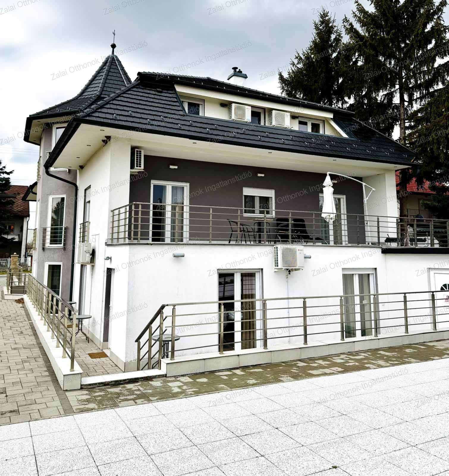 A fájl már létezik a célhelyen: import/kepek/vizjeles_5591511.jpg
For sale Hotel, guesthouse Hévíz  680 m<sup>2</sup> 690 millió Ft