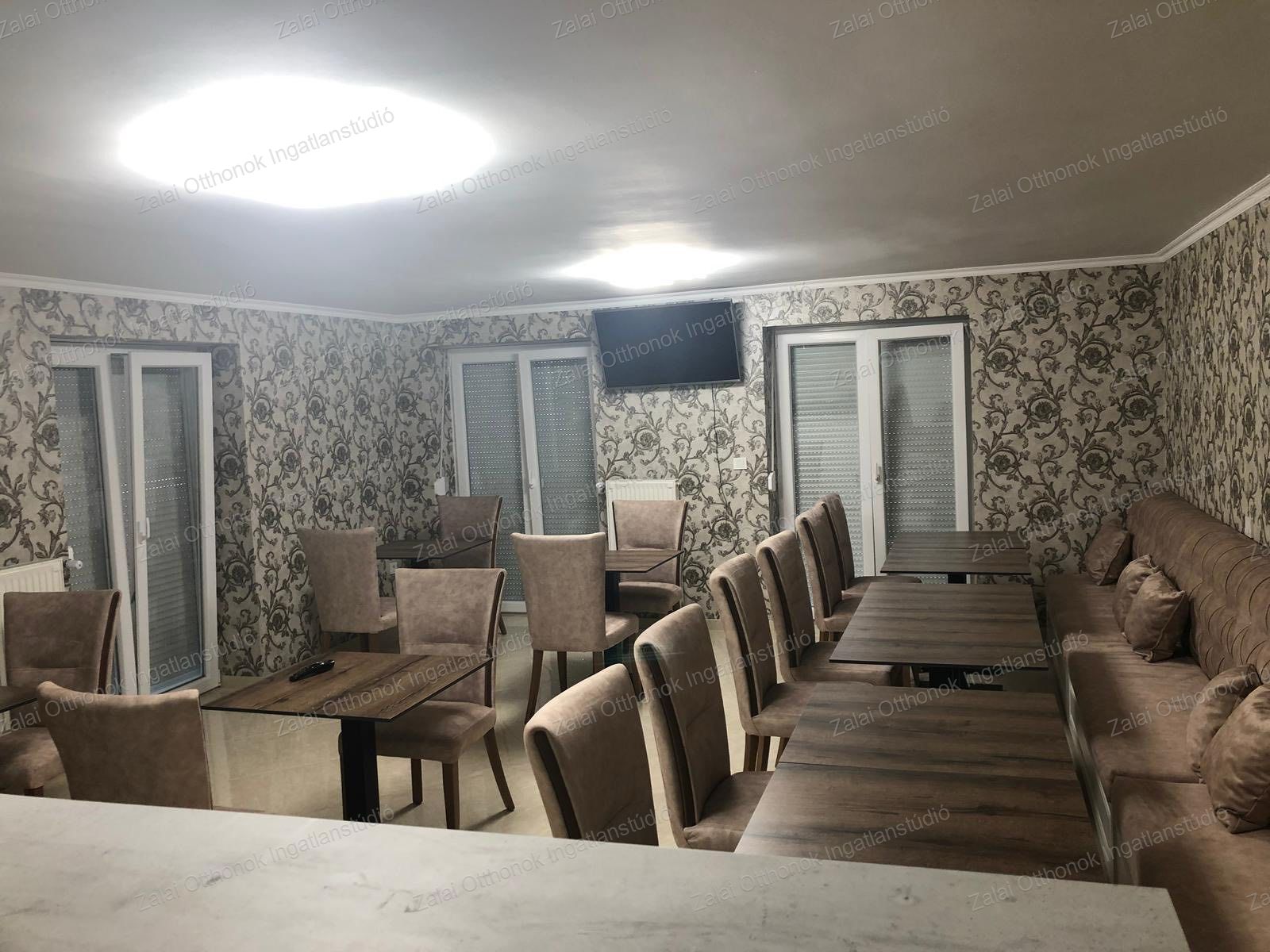 A fájl már létezik a célhelyen: import/kepek/vizjeles_5591515.jpg
For sale Hotel, guesthouse Hévíz  680 m<sup>2</sup> 690 millió Ft