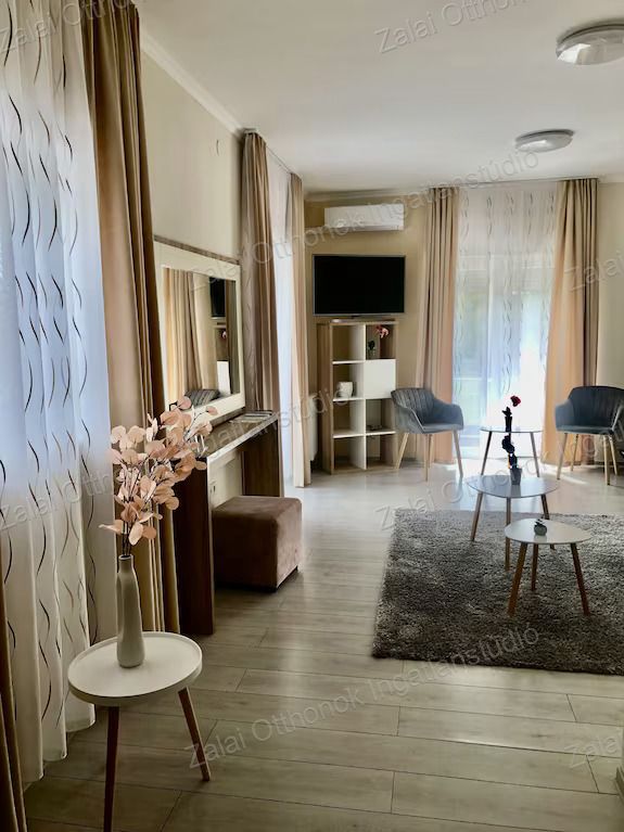 A fájl már létezik a célhelyen: import/kepek/vizjeles_5591524.jpg
For sale Hotel, guesthouse Hévíz  680 m<sup>2</sup> 690 millió Ft