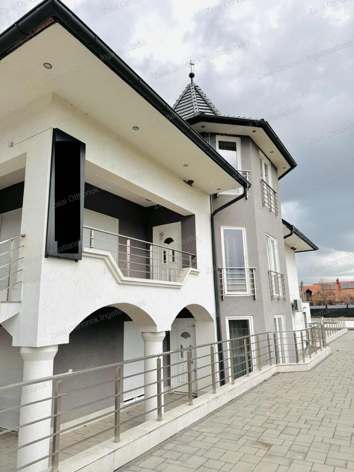 A fájl már létezik a célhelyen: import/kepek/vizjeles_5591529.jpg
For sale Hotel, guesthouse Hévíz  680 m<sup>2</sup> 690 millió Ft