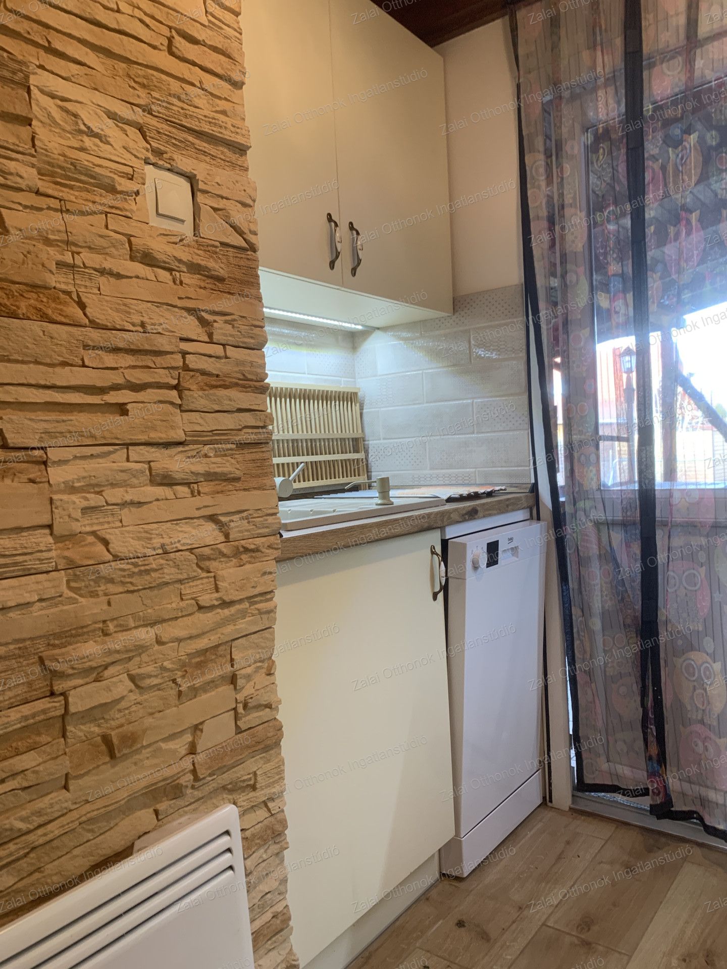 A fájl már létezik a célhelyen: import/kepek/vizjeles_5604001.jpg
For sale recreational home, summer house Balatonmáriafürdő  58 m<sup>2</sup> 69.9 millió Ft
