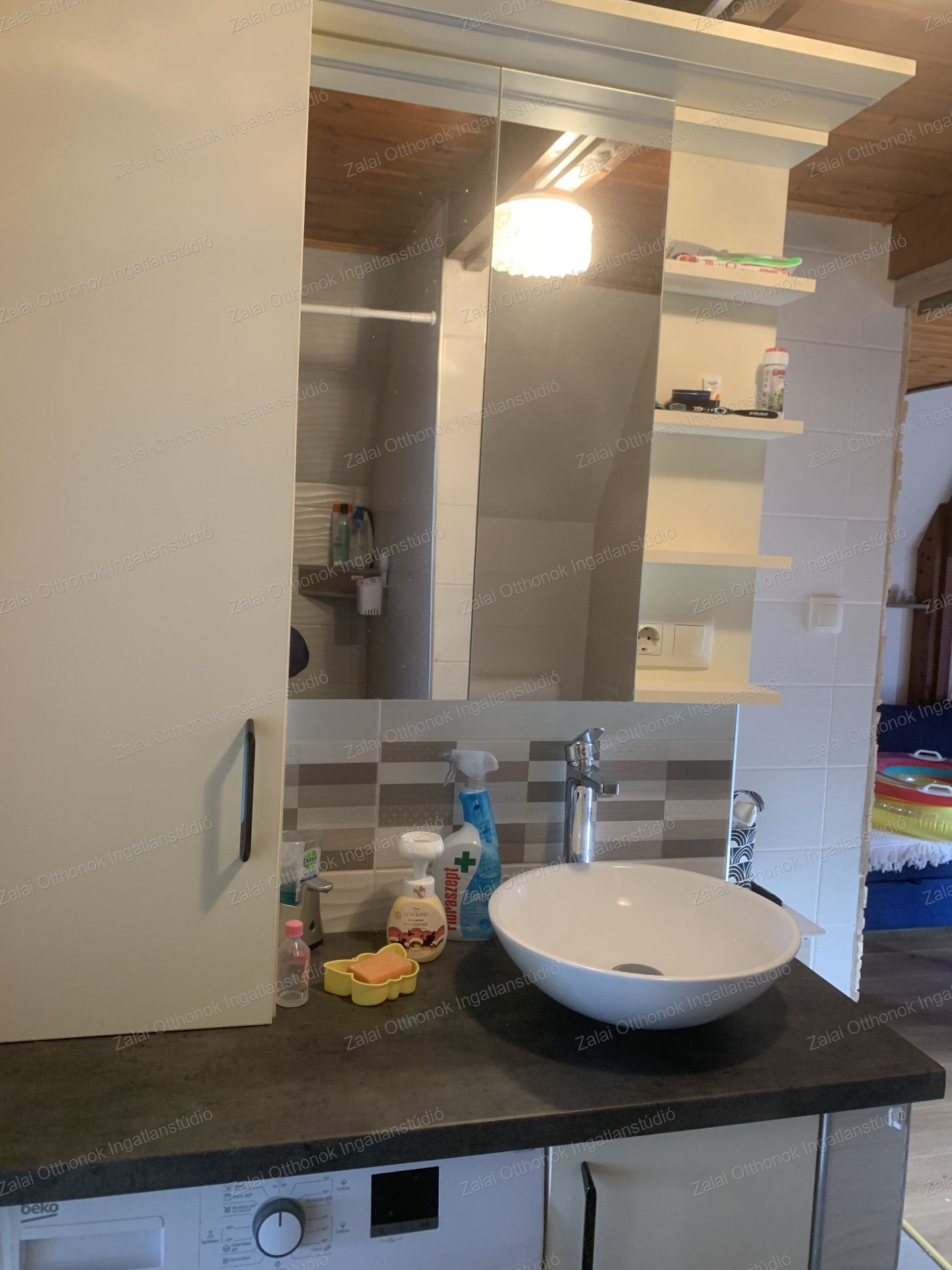 A fájl már létezik a célhelyen: import/kepek/vizjeles_5604003.jpg
For sale recreational home, summer house Balatonmáriafürdő  58 m<sup>2</sup> 69.9 millió Ft