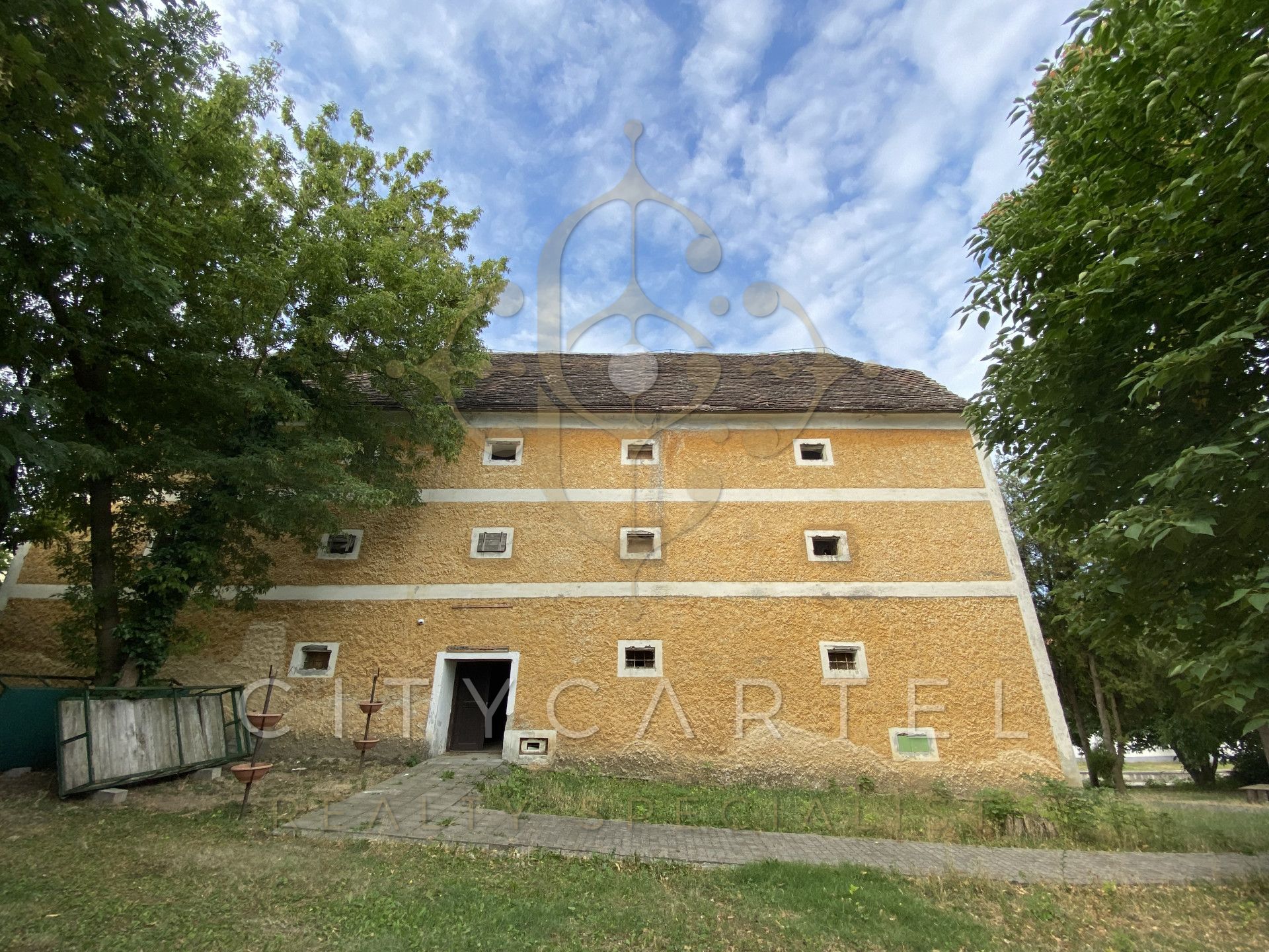 A fájl már létezik a célhelyen: import/kepek/vizjeles_5613219.jpg
Eladó Vendéglátóipari egység Balatonszemes  1106 m<sup>2</sup> 550 millió Ft