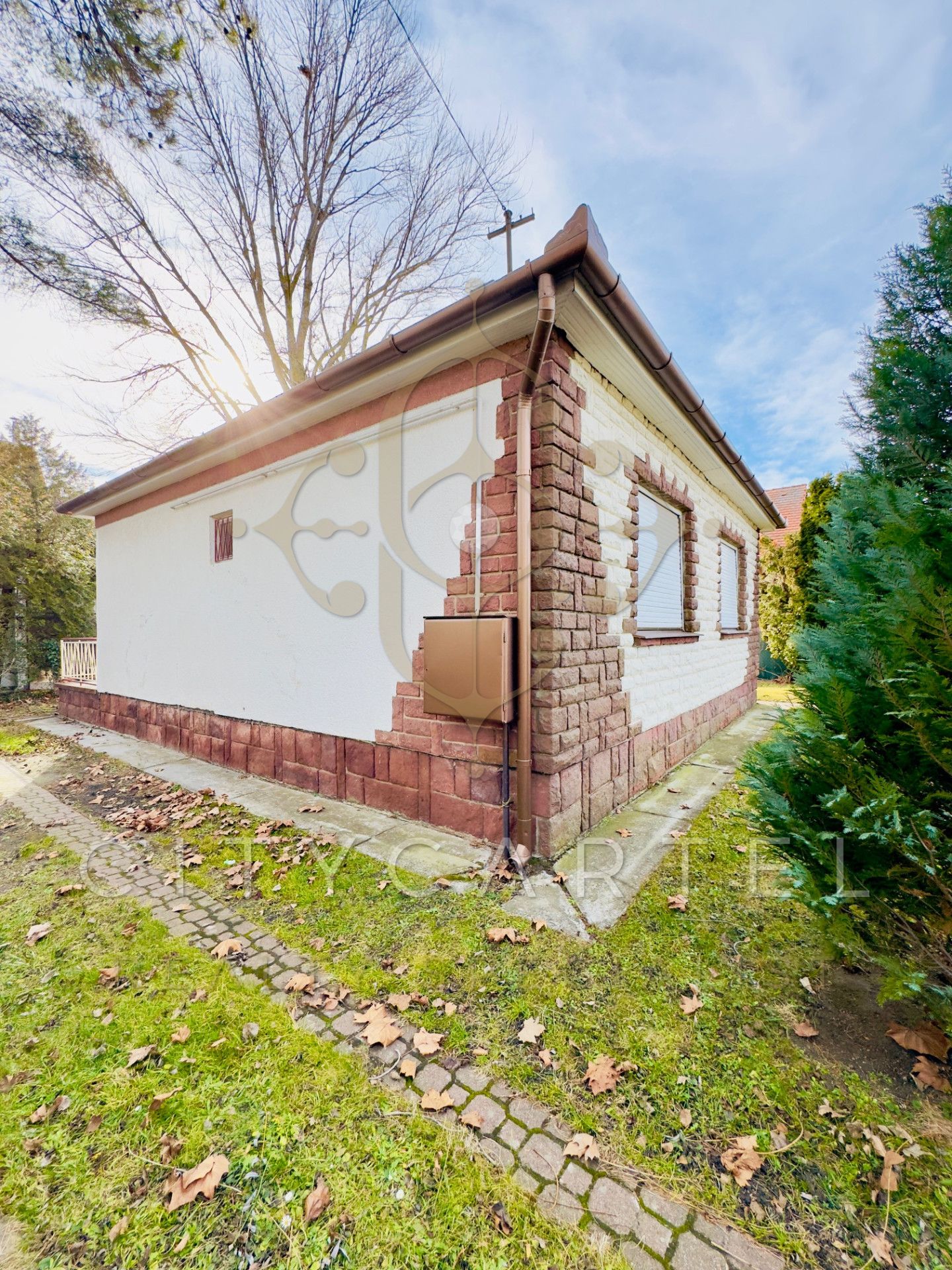 A fájl már létezik a célhelyen: import/kepek/vizjeles_5614567.jpg
For sale recreational home, summer house Balatonfenyves  60 m<sup>2</sup> 159 millió Ft