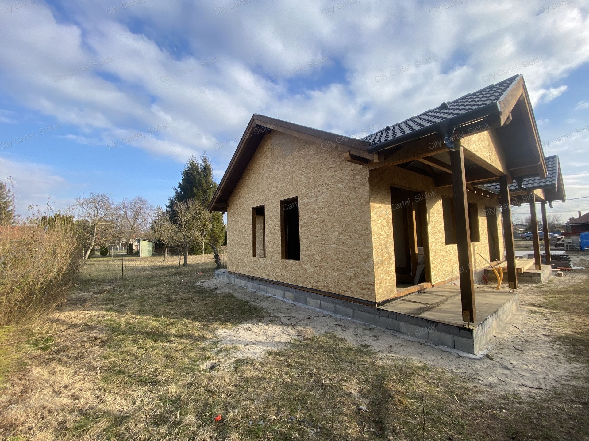 A fájl már létezik a célhelyen: import/kepek/vizjeles_5630063.jpg
Eladó nyaraló Balatonmáriafürdő  52 m<sup>2</sup> 39.999999 millió Ft