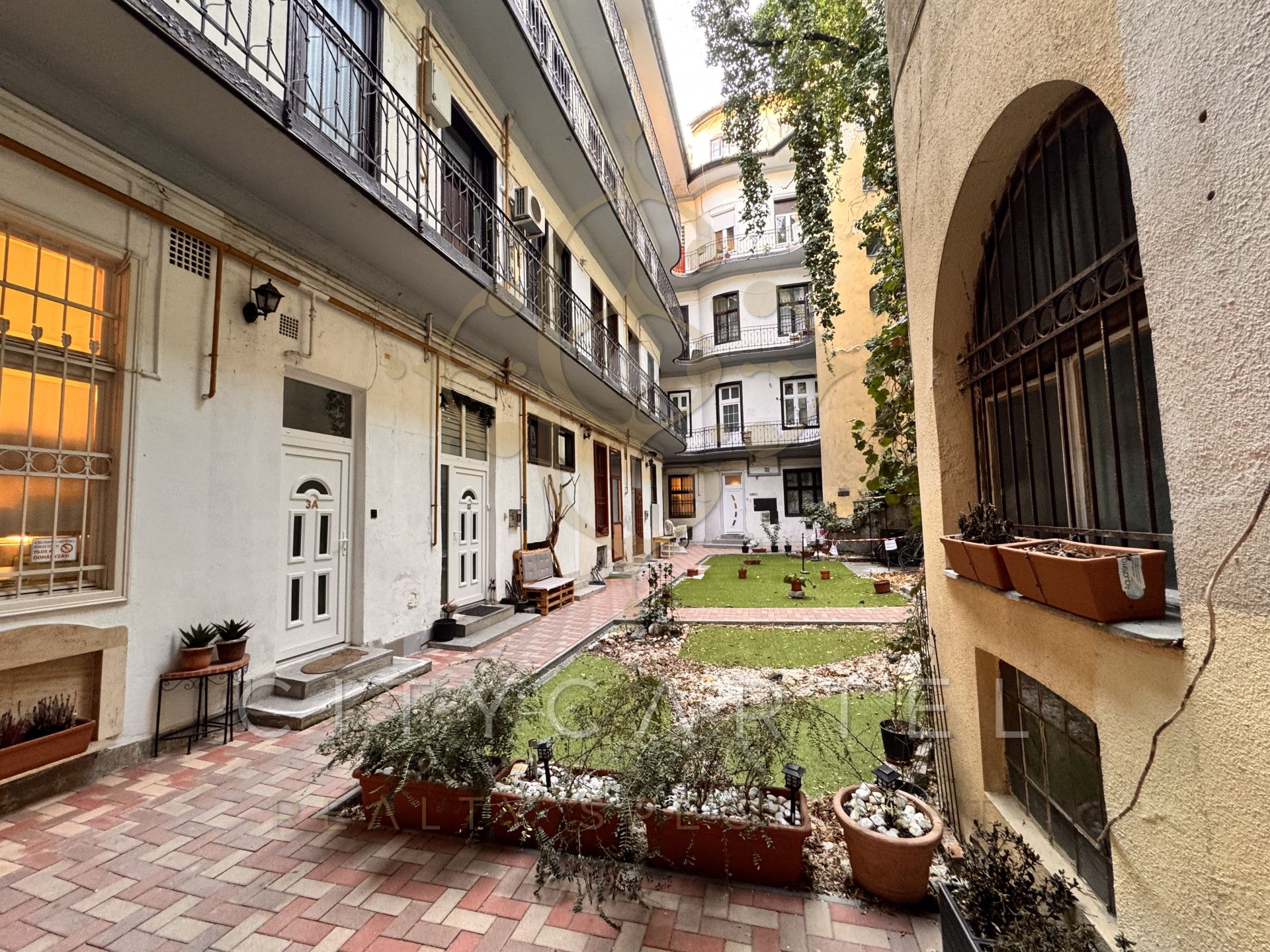 A fájl már létezik a célhelyen: import/kepek/vizjeles_5630859.jpg
For sale flat Budapest, XII. kerület  82 m<sup>2</sup> 89.9 millió Ft