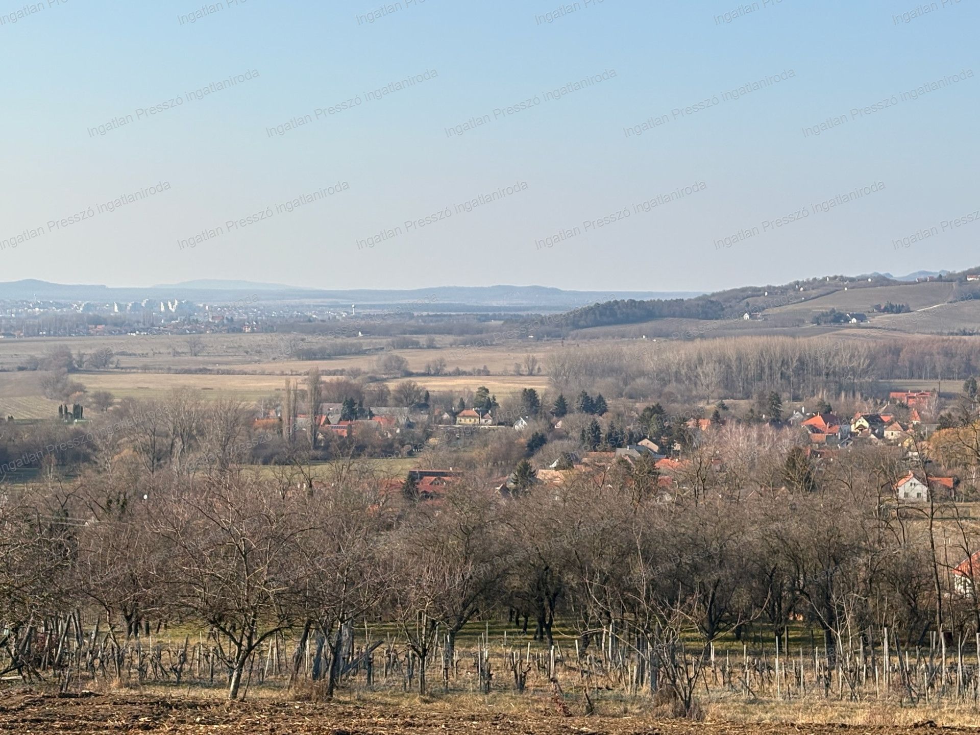 A fájl már létezik a célhelyen: import/kepek/vizjeles_5651098.jpg
Eladó Zártkert Káptalantóti  4005 m<sup>2</sup> 19.5 millió Ft