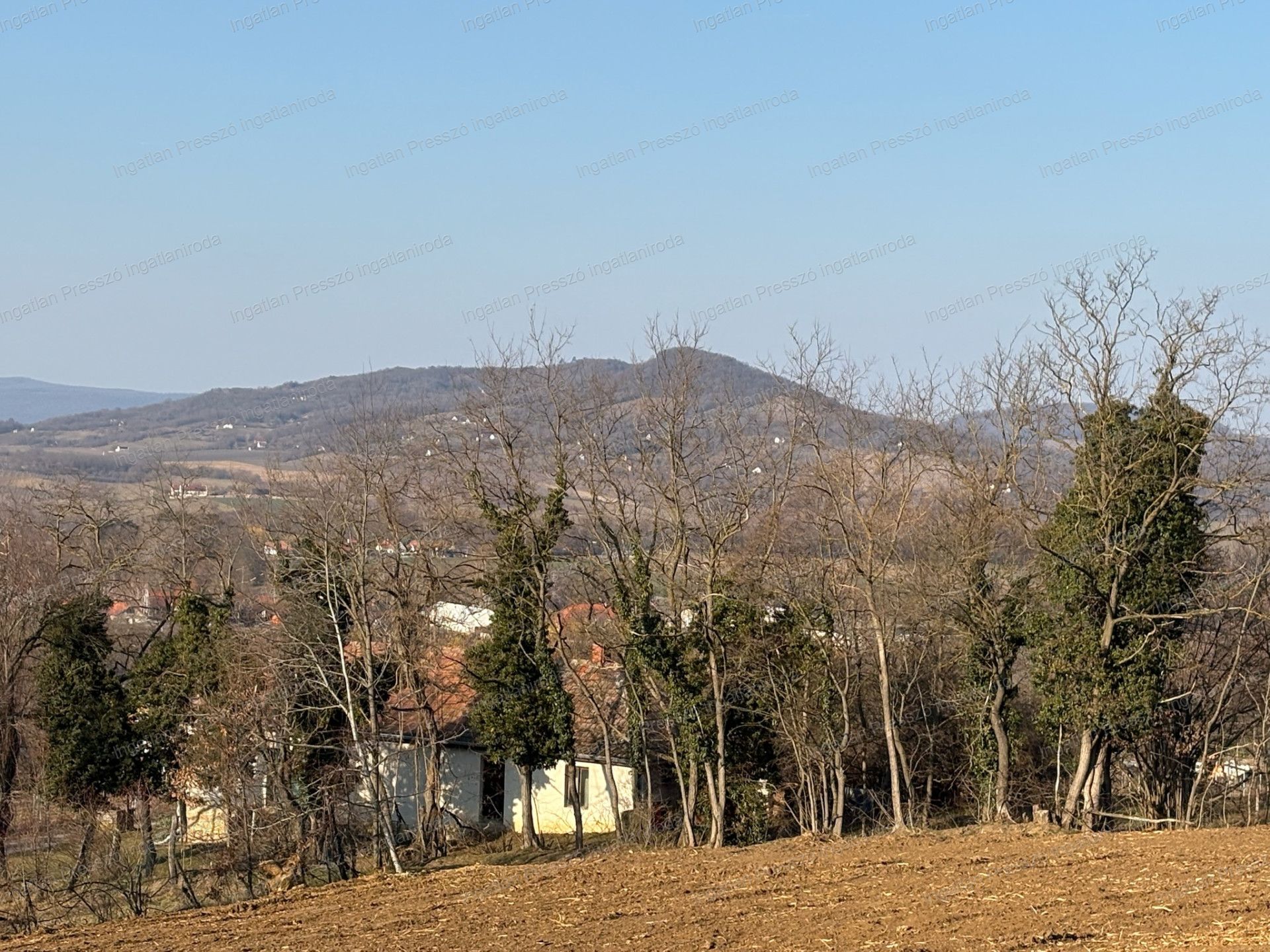 A fájl már létezik a célhelyen: import/kepek/vizjeles_5651100.jpg
Eladó Zártkert Káptalantóti  4005 m<sup>2</sup> 19.5 millió Ft