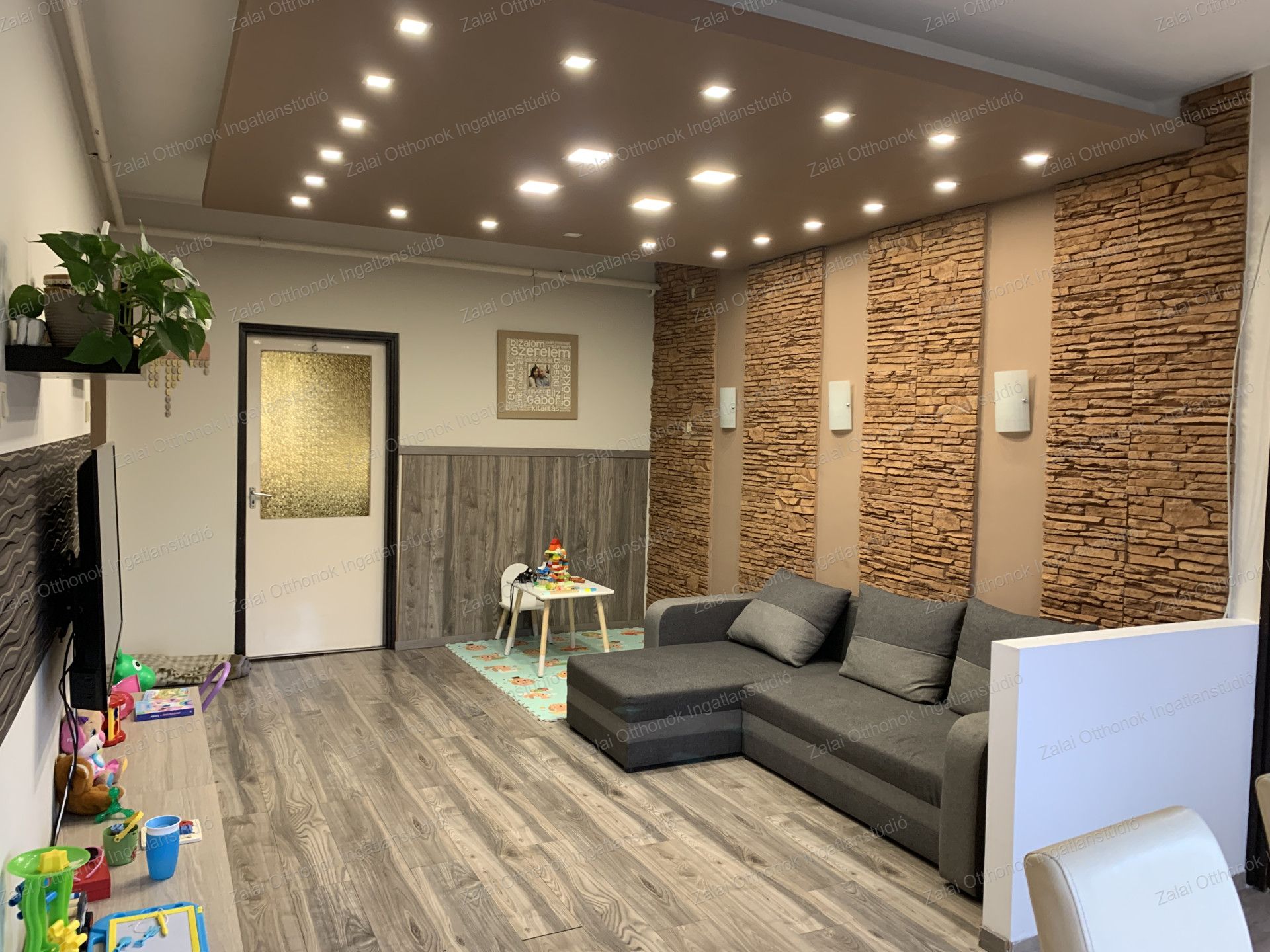 A fájl már létezik a célhelyen: import/kepek/vizjeles_5652018.jpg
For sale house Kehidakustány  340 m<sup>2</sup> 94.9 millió Ft