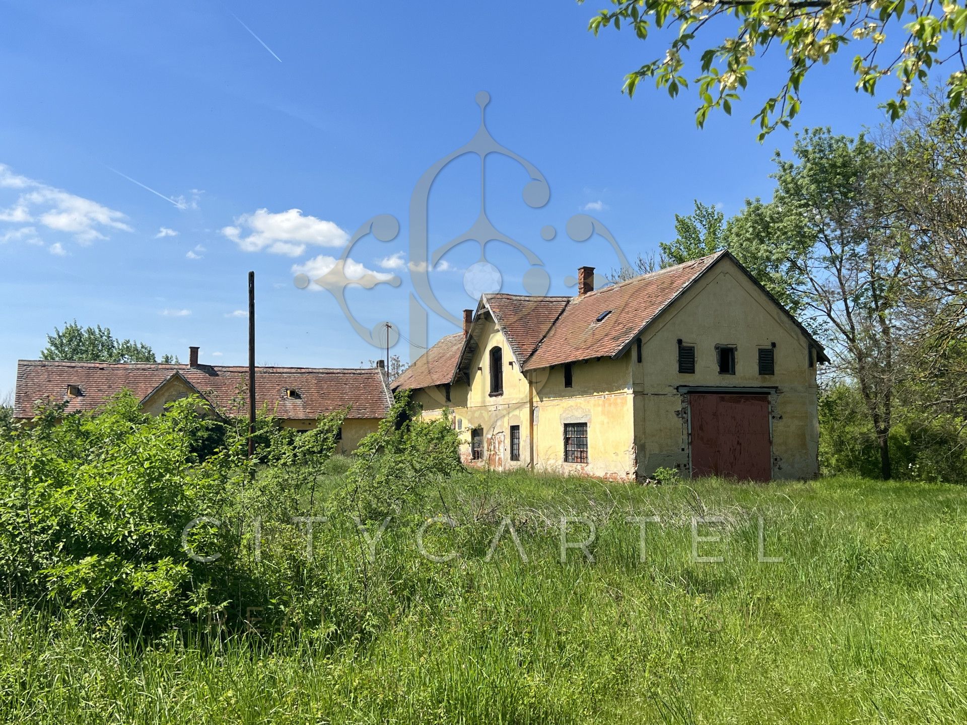 A fájl már létezik a célhelyen: import/kepek/vizjeles_5666616.jpg
Eladó Villa, kastély, kúria Meggyeskovácsi  770 m<sup>2</sup> 396 millió Ft
