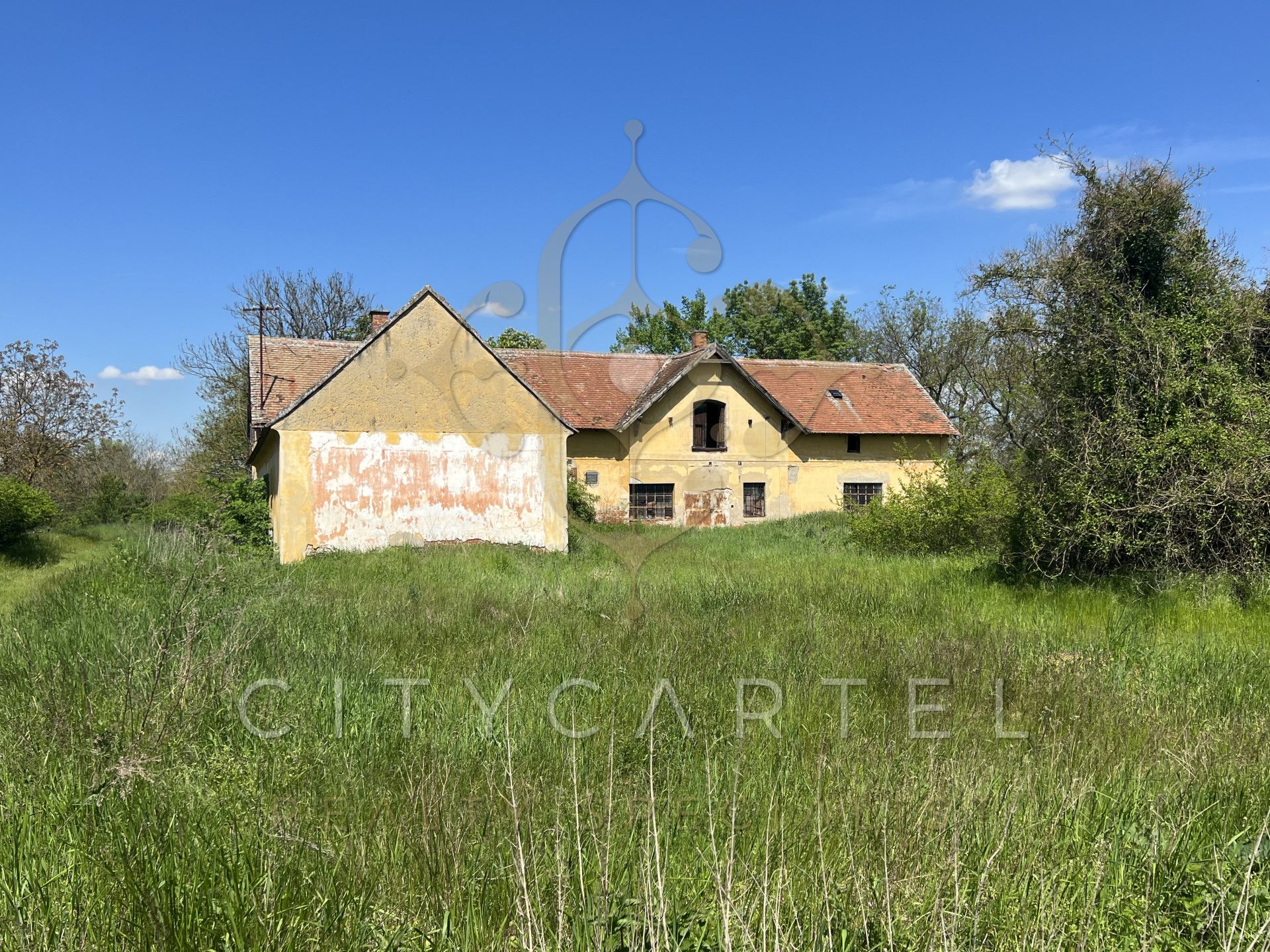 A fájl már létezik a célhelyen: import/kepek/vizjeles_5666629.jpg
Eladó Villa, kastély, kúria Meggyeskovácsi  770 m<sup>2</sup> 396 millió Ft