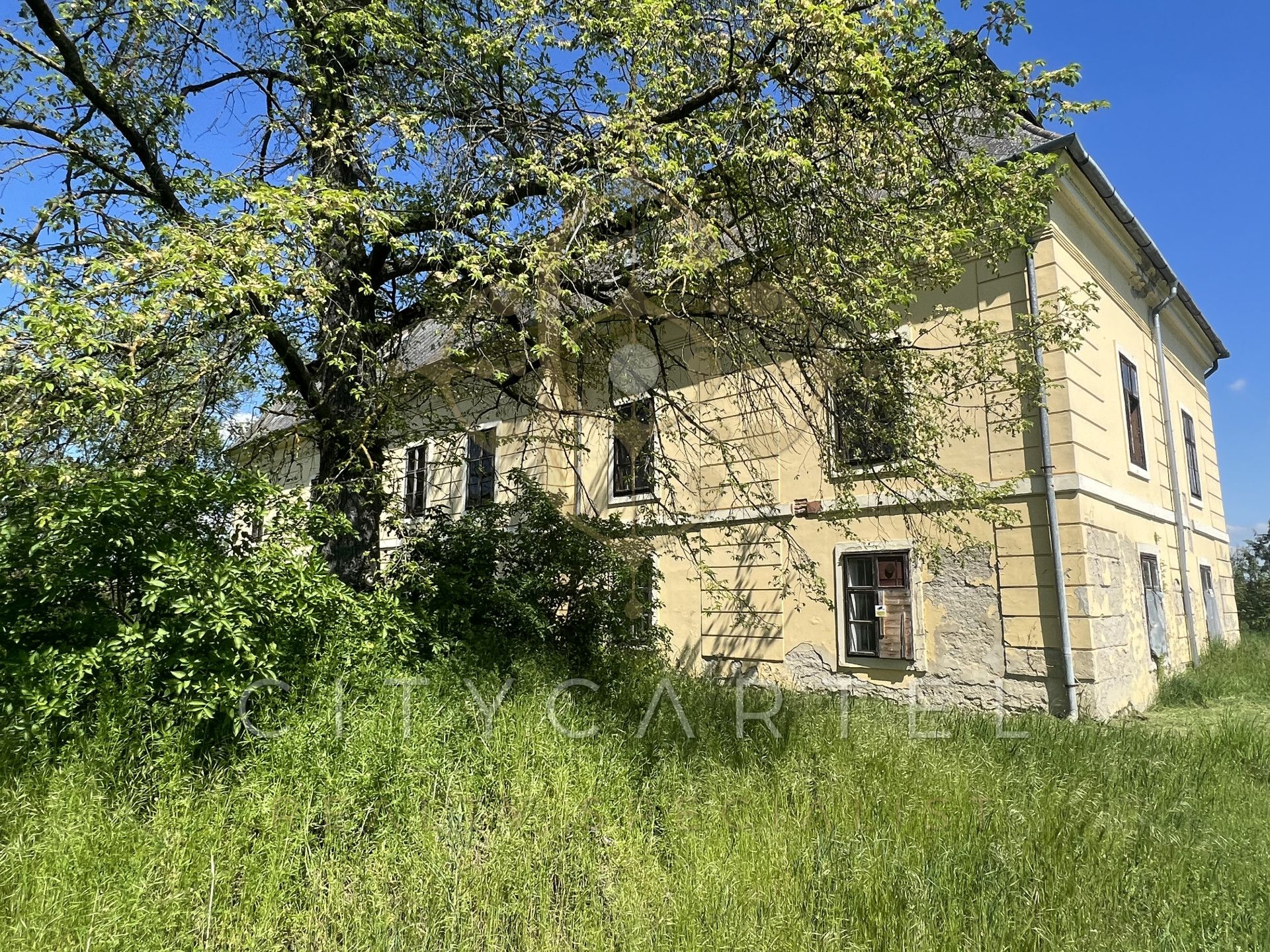 A fájl már létezik a célhelyen: import/kepek/vizjeles_5666630.jpg
Eladó Villa, kastély, kúria Meggyeskovácsi  770 m<sup>2</sup> 396 millió Ft