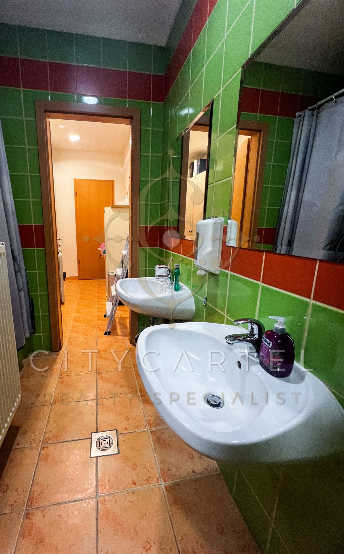 A fájl már létezik a célhelyen: import/kepek/vizjeles_5669512.jpg
For sale retail space Budapest, VI. kerület  91 m<sup>2</sup> 145.6 millió Ft