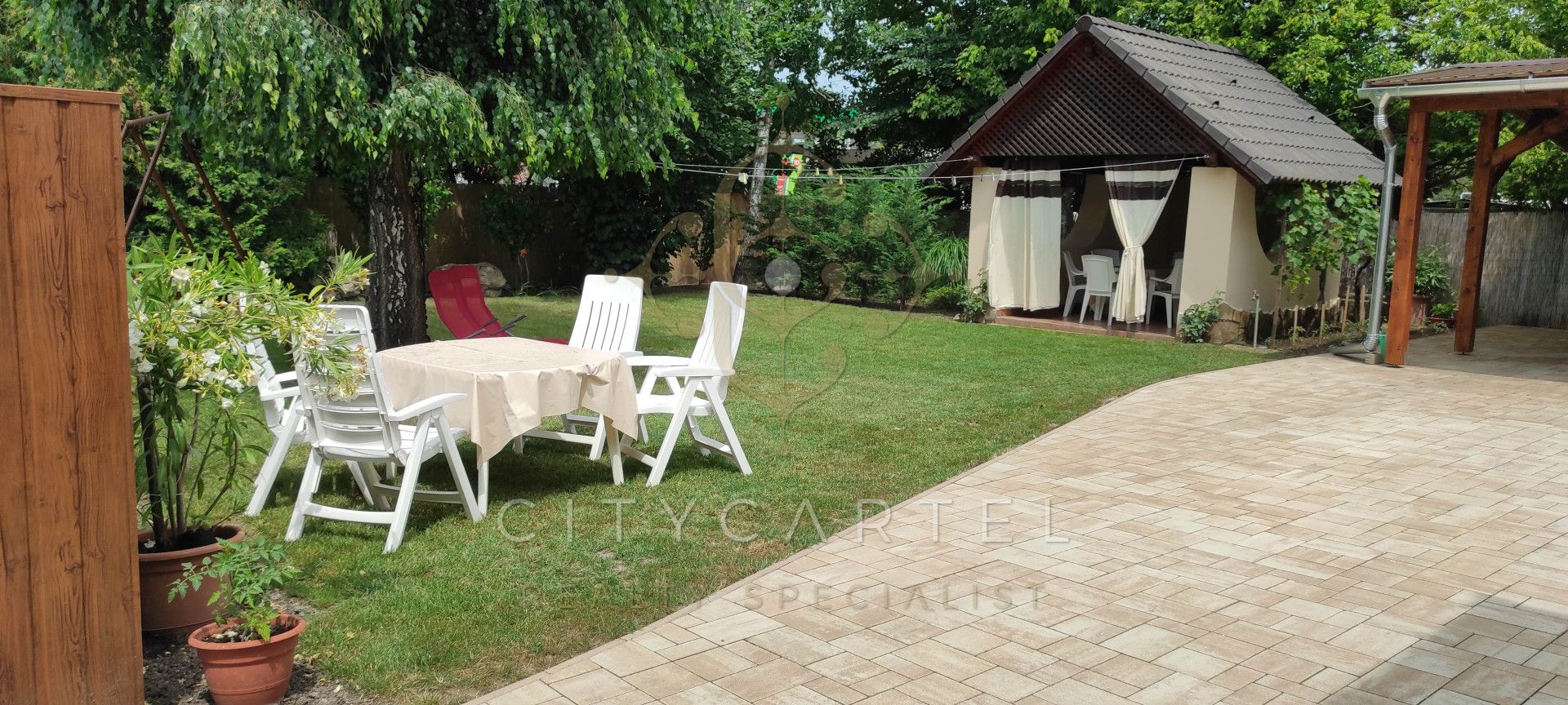 A fájl már létezik a célhelyen: import/kepek/vizjeles_5669835.jpg
Eladó Családi ház Balatonlelle  230 m<sup>2</sup> 174.99 millió Ft