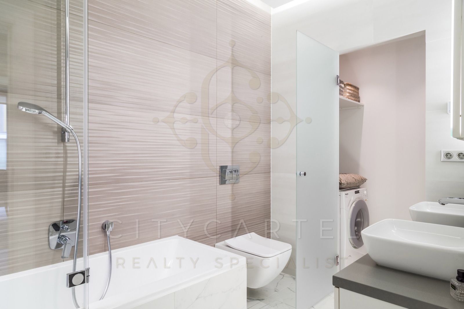 A fájl már létezik a célhelyen: import/kepek/vizjeles_5671862.jpg
Eladó Téglalakás Budapest, V. kerület  118 m<sup>2</sup> 990000 EUR