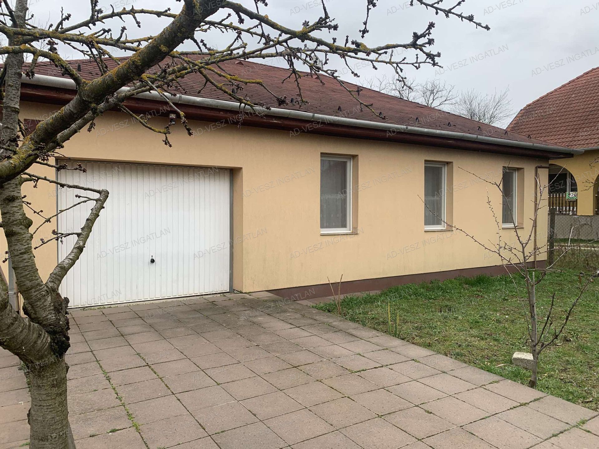 A fájl már létezik a célhelyen: import/kepek/vizjeles_5673174.jpg
Eladó Családi ház Dabas  135 m<sup>2</sup> 68 millió Ft