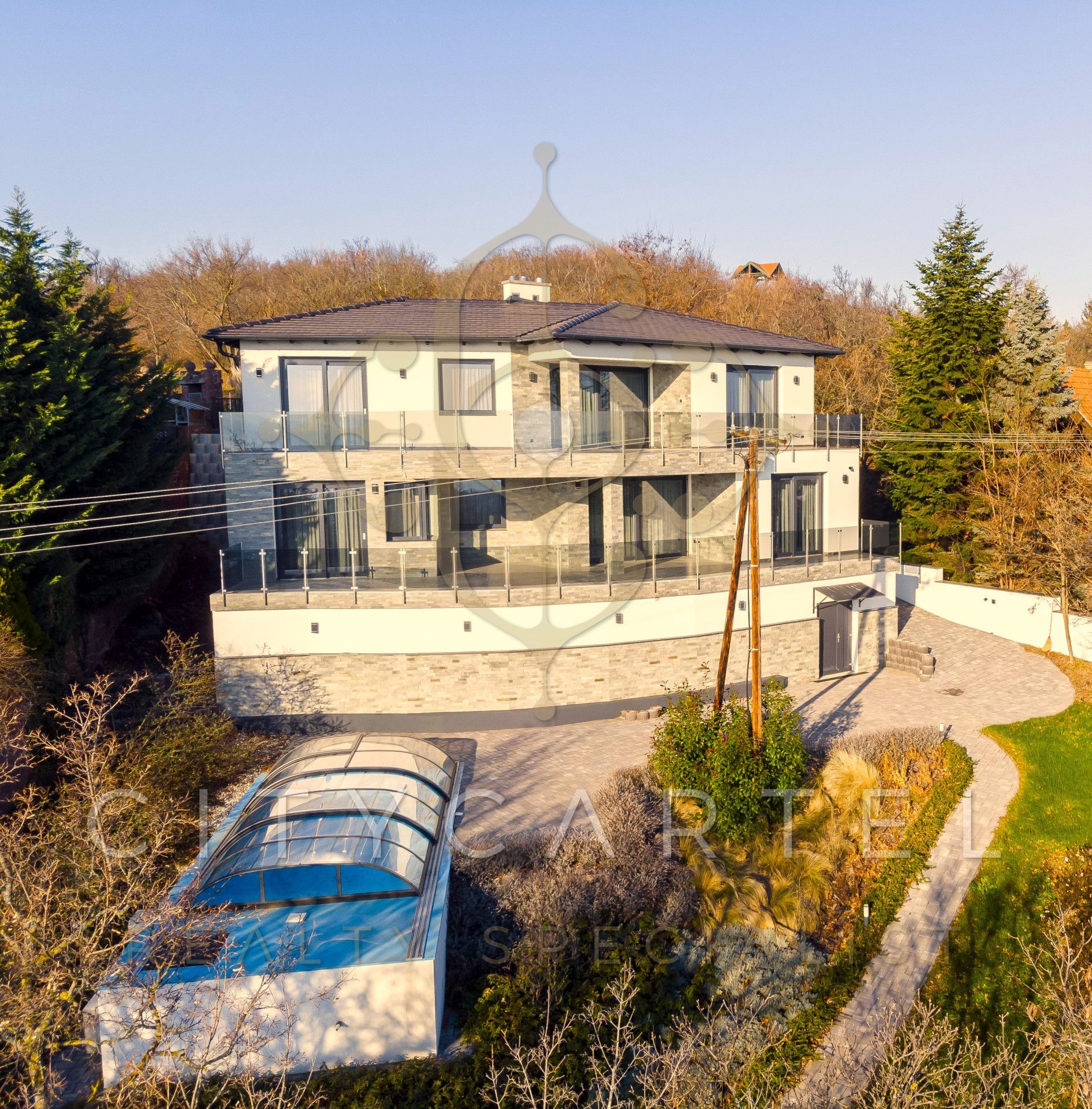 A fájl már létezik a célhelyen: import/kepek/vizjeles_5683568.jpg
Eladó Családi ház Balatonalmádi  439 m<sup>2</sup> 559 millió Ft