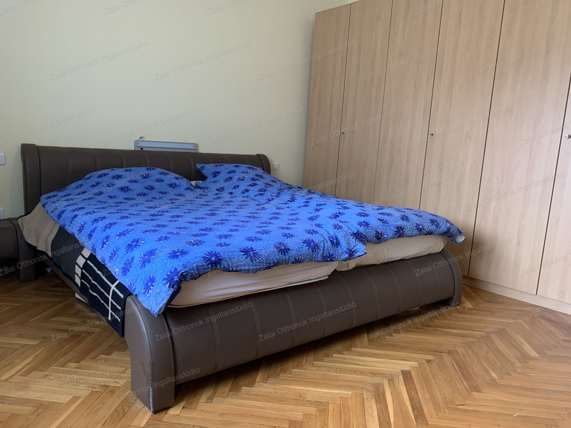 A fájl már létezik a célhelyen: import/kepek/vizjeles_5684104.jpg
For sale house Balatonberény  100 m<sup>2</sup> 73.9 millió Ft