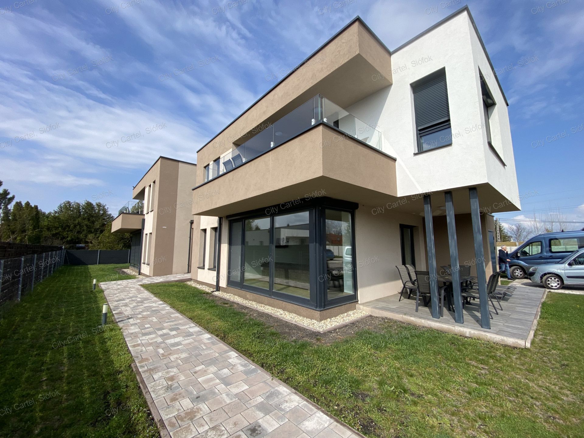 A fájl már létezik a célhelyen: import/kepek/vizjeles_5690100.jpg
Eladó Téglalakás Balatonfenyves  81 m<sup>2</sup> 82.4 millió Ft