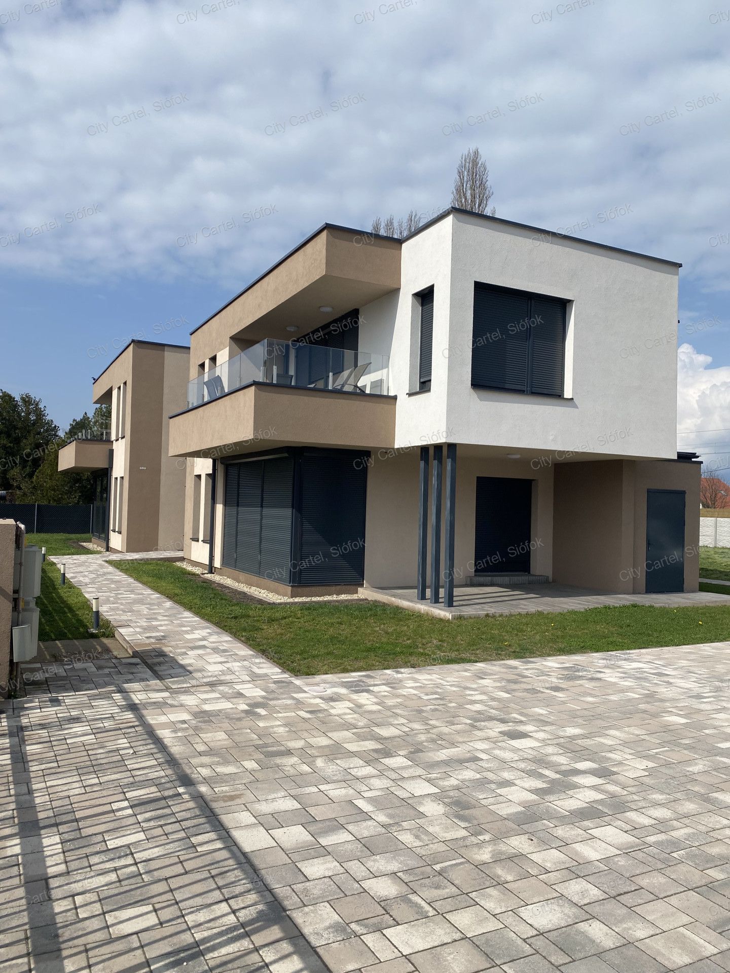A fájl már létezik a célhelyen: import/kepek/vizjeles_5690198.jpg
Eladó Téglalakás Balatonfenyves  78 m<sup>2</sup> 81.9 millió Ft