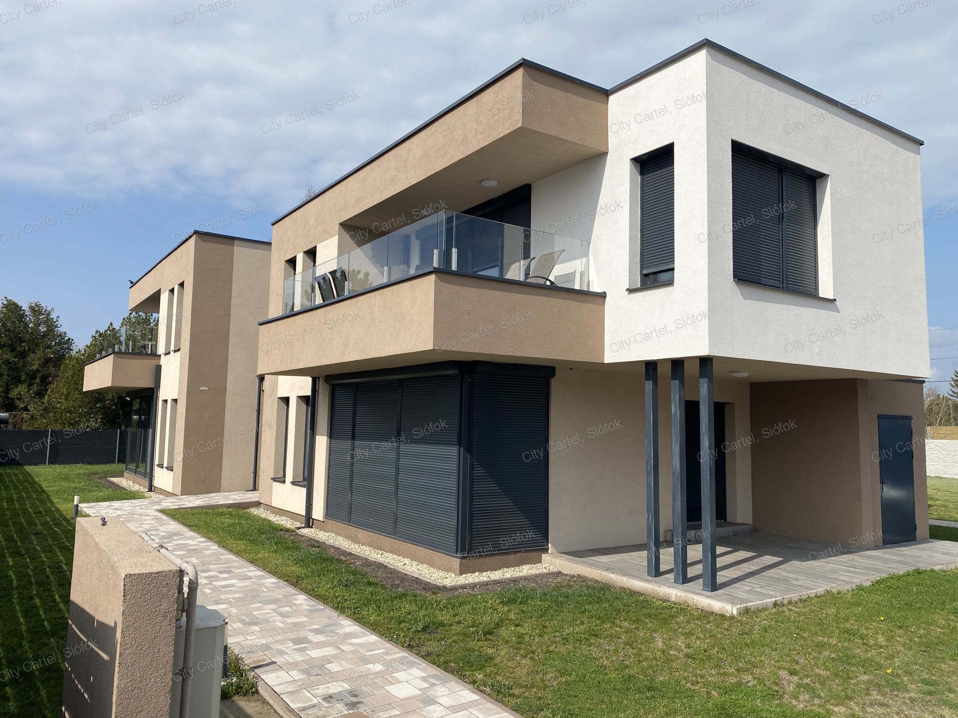 A fájl már létezik a célhelyen: import/kepek/vizjeles_5690199.jpg
Eladó Téglalakás Balatonfenyves  78 m<sup>2</sup> 81.9 millió Ft