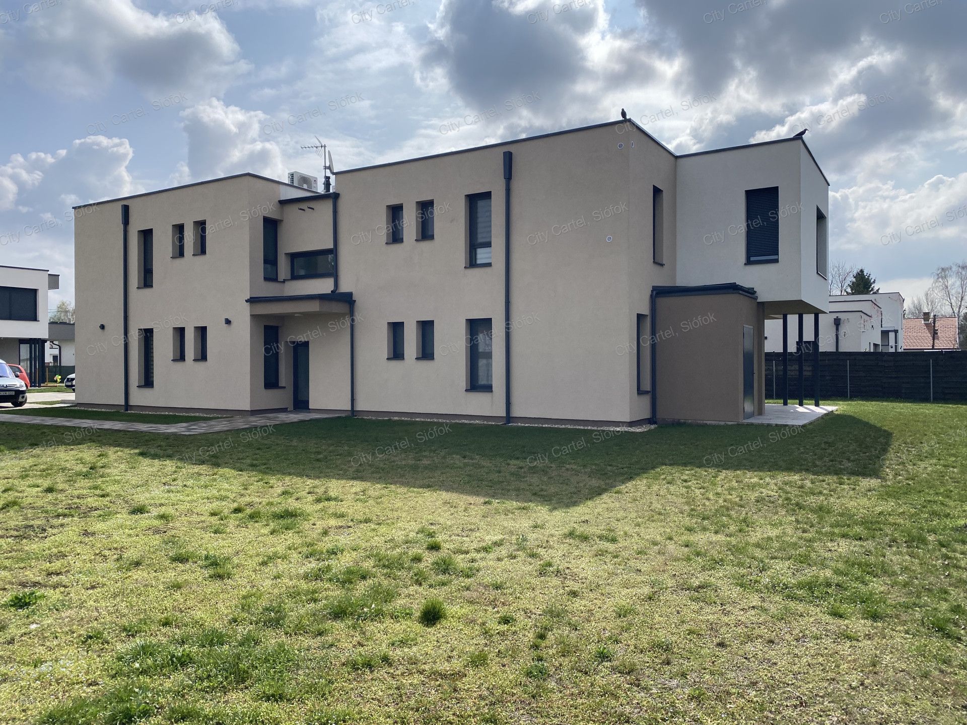 A fájl már létezik a célhelyen: import/kepek/vizjeles_5690224.jpg
Eladó Téglalakás Balatonfenyves  78 m<sup>2</sup> 81.9 millió Ft