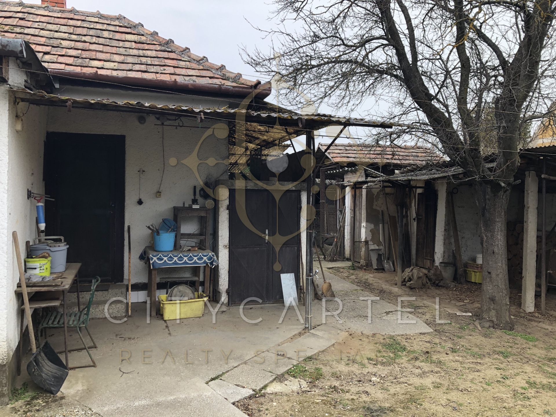 A fájl már létezik a célhelyen: import/kepek/vizjeles_5691441.jpg
Eladó Családi ház Balatonszemes  94 m<sup>2</sup> 44.9 millió Ft