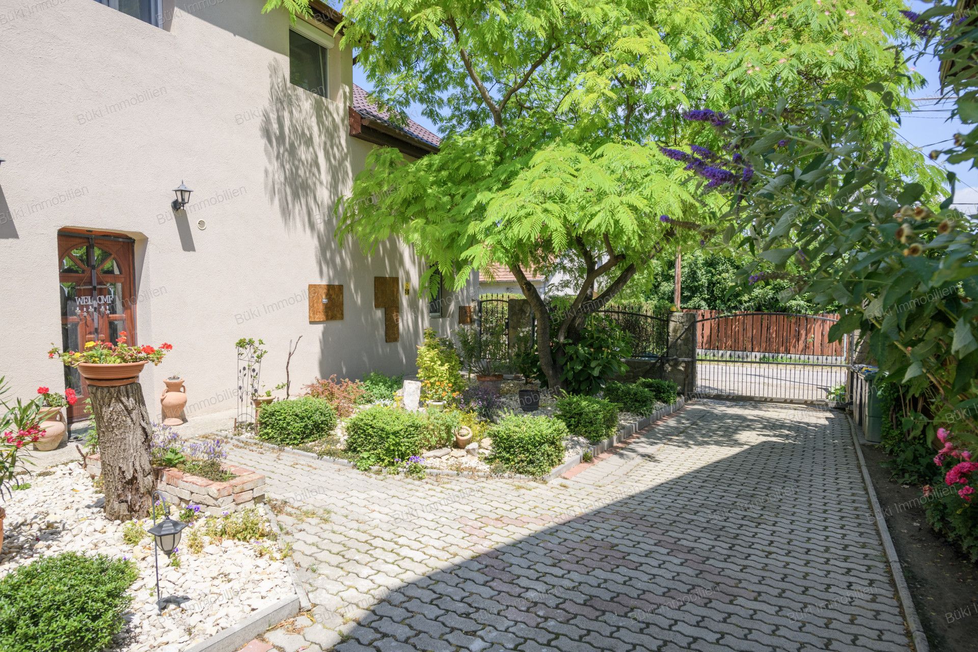 A fájl már létezik a célhelyen: import/kepek/vizjeles_5700530.jpg
For sale house Érd  235 m<sup>2</sup> 185 millió Ft
